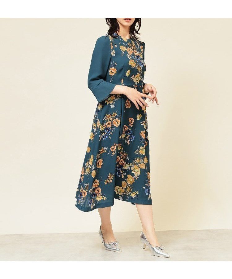 【スーナウーナ/SunaUna】の【co creation and yours/SS~L】花柄パネルワンピース インテリア・キッズ・メンズ・レディースファッション・服の通販 founy(ファウニー) 　ファッション　Fashion　レディースファッション　Fashion for Women　ワンピース　Dresses　なめらか　Smooth, Silky Texture　オリエンタル　Oriental Pattern　ドレープ　Drape, Draping Fabric　フィット　Fit, Slim Fit　フェミニン　Feminine, Girly　フレア　Flare, Flared　プリント　Print, Printed Pattern　人気　Popular, Best Seller　切替　Switching, Contrast Panel　グリーン|ID: prp329100004977533 ipo3291000000037305601