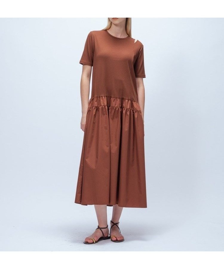【クロエンス/cloenc】の【手洗い可】ドッキングフレアワンピース インテリア・キッズ・メンズ・レディースファッション・服の通販 founy(ファウニー) 　ファッション　Fashion　レディースファッション　Fashion for Women　ワンピース　Dresses　おすすめ　Recommended / Our Picks　スニーカー　Sneakers, Trainers　スマート　Smart, Elegant　トレンド　Trend, Trending Now　ドッキング　Docking, Mixed Material　フレア　Flare, Flared　再入荷　Restock / Back in Stock　ブラウン|ID: prp329100004977539 ipo3291000000037305622