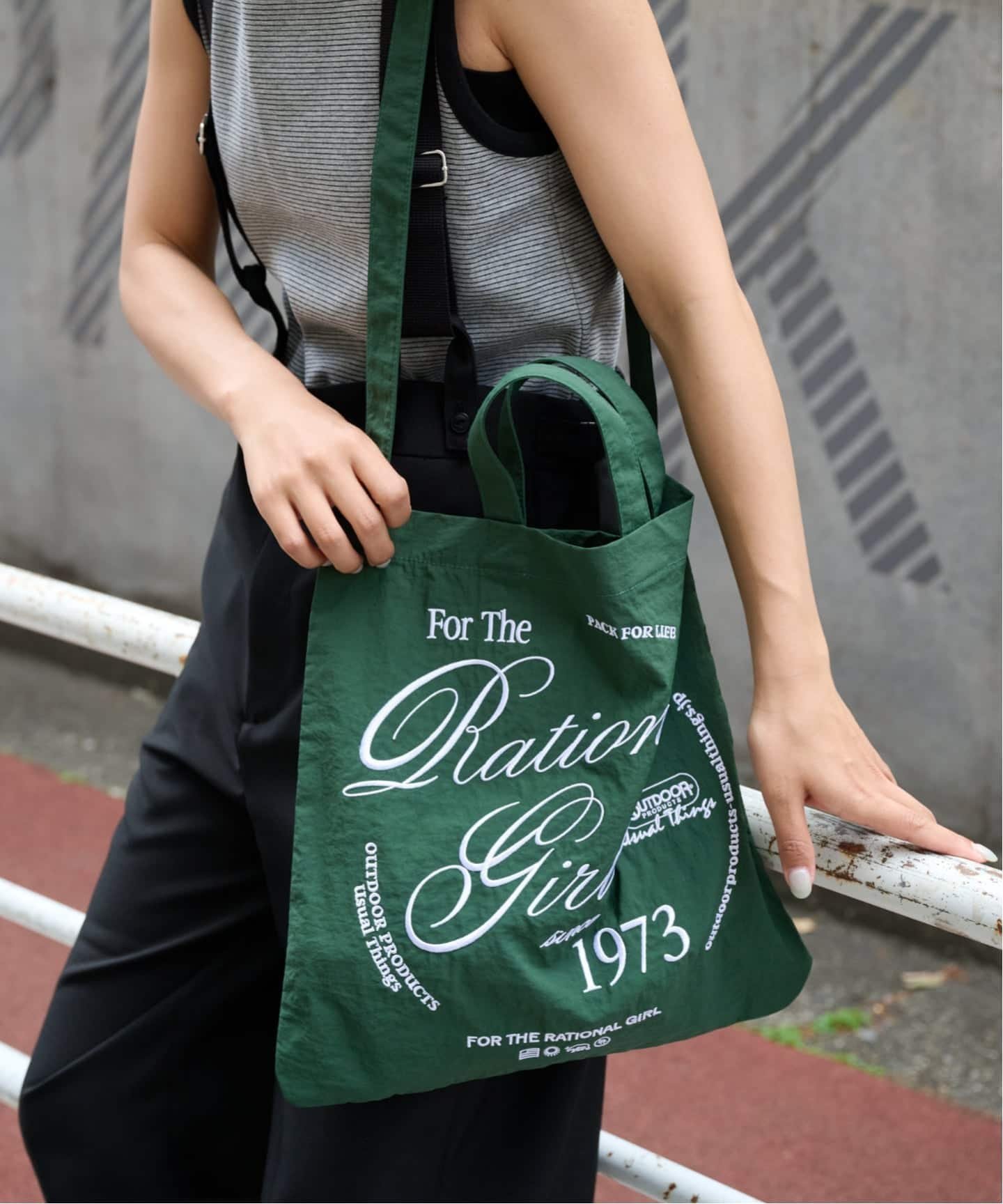 【アウトドアプロダクツ ユージュアルシングス/OUTDOOR PRODUCTS Usual Things】の≪新色追加 ≫Rational Girl ナイロン2WAYトート インテリア・キッズ・メンズ・レディースファッション・服の通販 founy(ファウニー) 　ファッション　Fashion　レディースファッション　Fashion for Women　バッグ　Bags　ショルダー　Shoulder, Shoulder Strap　デニム　Denim, Jeans Material　エレガント 上品　Elegant　2026年　2026　2026春夏・S/S　Spring/Summer 2026 SS26　グリーン|ID: prp329100004977572 ipo3291000000037305789