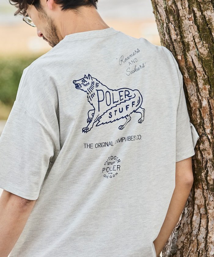 【フリークスストア/FREAK'S STORE】のPOLeR×FREAK S STORE 別注 ビッグシルエット ウルフモチーフ バックプリント Tシャツ 【限定展開】 インテリア・キッズ・メンズ・レディースファッション・服の通販 founy(ファウニー) 　ファッション　Fashion　メンズファッション　Fashion for Men　2026年　2026　2026春夏・S/S　Spring/Summer 2026 SS26　おすすめ　Recommended / Our Picks　カーゴパンツ　Cargo Pants, Utility Pants　グラフィック　Graphic, Graphic Design　ショーツ　Shorts, Short Pants　シンプル　Simple, Minimal　デニム　Denim, Jeans Material　トレンド　Trend, Trending Now　ビッグ　Big, Oversized　フィット　Fit, Slim Fit　プリント　Print, Printed Pattern　ボトム　Bottoms, Lower Wear　モチーフ　Motif, Design Theme　リラックス　Relax, Relaxed Fit　ワイド　Wide, Wide Fit　ワンポイント　One Point, Statement Accent　人気　Popular, Best Seller　別注　Limited Edition, Custom Order　定番　Standard, Basic Item　アッシュグレー|ID: prp329100004978128 ipo3291000000037308010