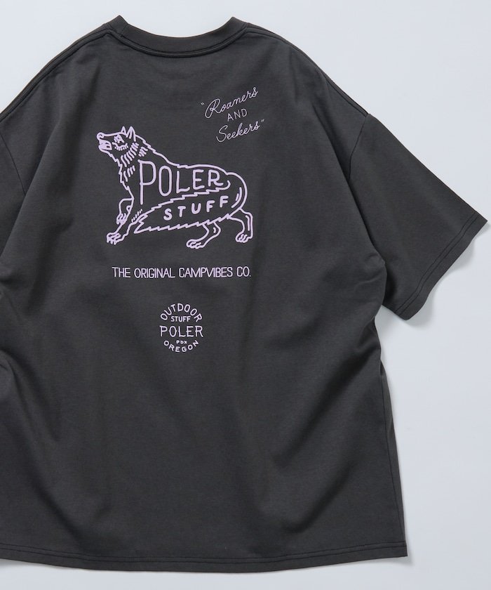 【フリークスストア/FREAK'S STORE】のPOLeR×FREAK S STORE 別注 ビッグシルエット ウルフモチーフ バックプリント Tシャツ 【限定展開】 インテリア・キッズ・メンズ・レディースファッション・服の通販 founy(ファウニー) 　ファッション　Fashion　メンズファッション　Fashion for Men　2026年　2026　2026春夏・S/S　Spring/Summer 2026 SS26　おすすめ　Recommended / Our Picks　カーゴパンツ　Cargo Pants, Utility Pants　グラフィック　Graphic, Graphic Design　ショーツ　Shorts, Short Pants　シンプル　Simple, Minimal　デニム　Denim, Jeans Material　トレンド　Trend, Trending Now　ビッグ　Big, Oversized　フィット　Fit, Slim Fit　プリント　Print, Printed Pattern　ボトム　Bottoms, Lower Wear　モチーフ　Motif, Design Theme　リラックス　Relax, Relaxed Fit　ワイド　Wide, Wide Fit　ワンポイント　One Point, Statement Accent　人気　Popular, Best Seller　別注　Limited Edition, Custom Order　定番　Standard, Basic Item　スミクロ|ID: prp329100004978128 ipo3291000000037308011
