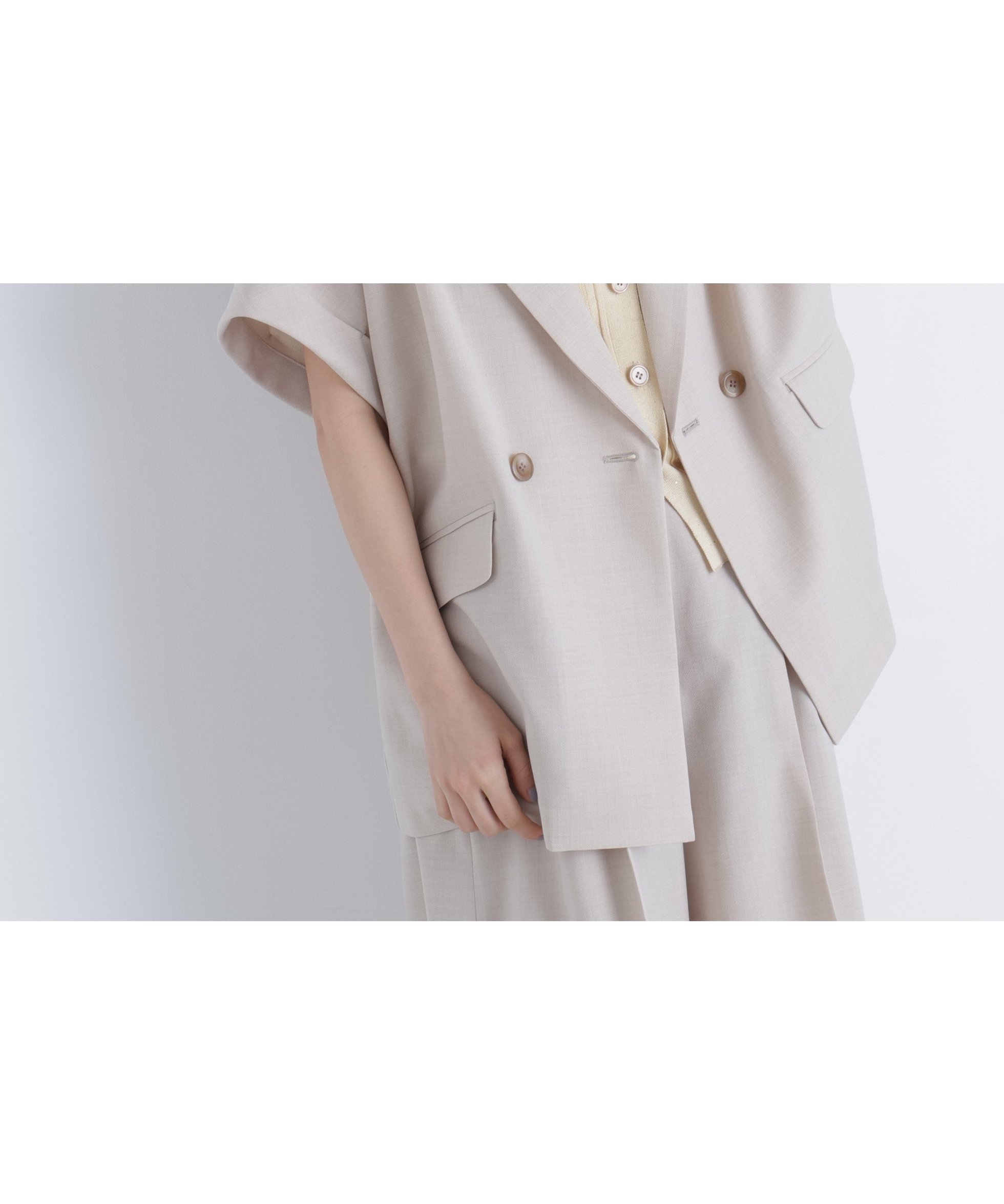 【ナチュラル ビューティー ベーシック/NATURAL BEAUTY BASIC】のリネンライク SETUP ハーフスリーブジャケット インテリア・キッズ・メンズ・レディースファッション・服の通販 founy(ファウニー) 　ファッション　Fashion　レディースファッション　Fashion for Women　アウター　Coat / Outerwear Collection　レディースジャケット・軽アウター　Jackets　おすすめ　Recommended / Our Picks　ショルダー　Shoulder, Shoulder Strap　ショート　Short, Short Length　スタイリッシュ　Stylish, Fashionable　セットアップ　Set-Up, Coordinated Outfit　ドロップ　Drop Shoulder, Dropped Style　ベージュ|ID: prp329100004978337 ipo3291000000037308818