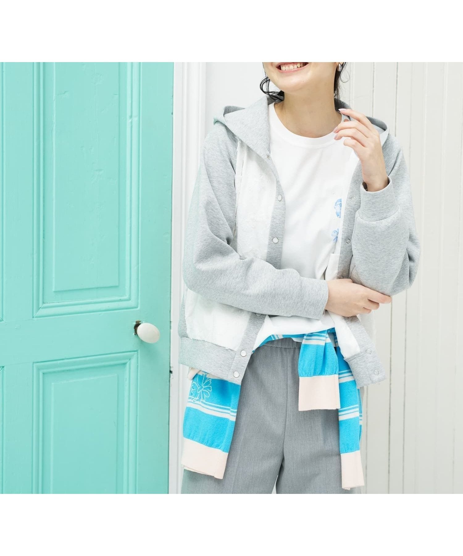 【キャラオクルス/CARA OCRUZ】の【ストレッチ】フラワーレース切替 フーデッドブルゾン インテリア・キッズ・メンズ・レディースファッション・服の通販 founy(ファウニー) 　ファッション　Fashion　レディースファッション　Fashion for Women　アウター　Coat / Outerwear Collection　ブルゾンジャケット・スポーティアウター　Blouson Jackets　ウォッシャブル　Machine Washable　春　Spring　切替　Switching, Contrast Panel　ストレッチ　Stretch, Stretchy Fabric　スリーブ　Sleeve, Long Sleeve / Short Sleeve　デニム　Denim, Jeans Material　フラワー　Flower, Floral　ポケット　Pocket, Pocket Detail　ミックス　Mix, Mixed Style　レース　Lace, Lace Fabric　エレガント 上品　Elegant　ライトグレー|ID: prp329100004978350 ipo3291000000037308864