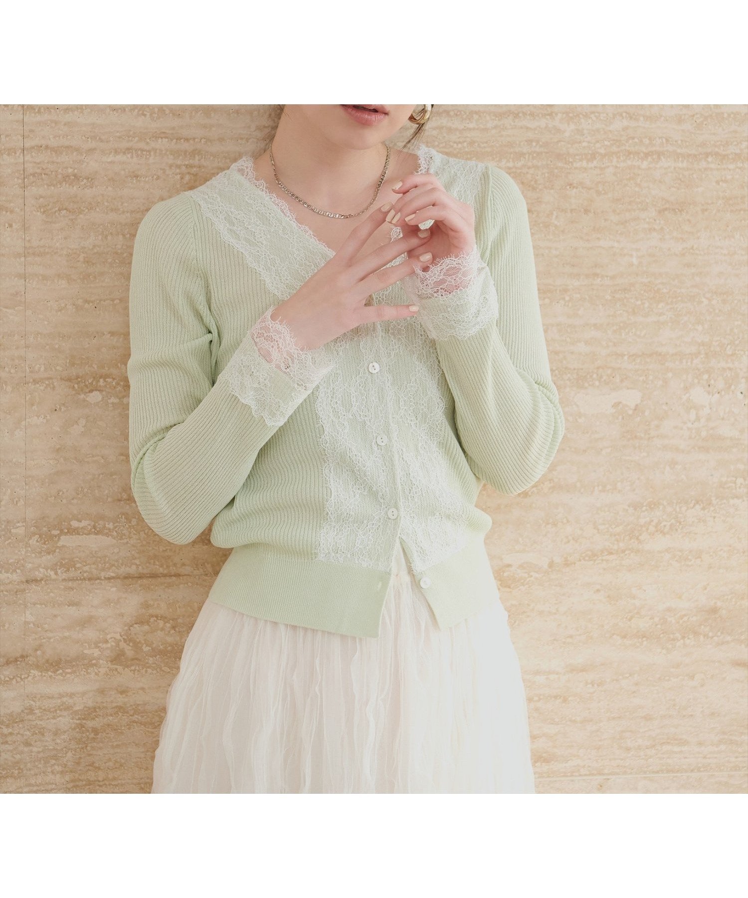【ナチュラルクチュール/natural couture】のリバーレースVネックカーデ インテリア・キッズ・メンズ・レディースファッション・服の通販 founy(ファウニー) 　ファッション　Fashion　レディースファッション　Fashion for Women　トップス・カットソー　Cut & Sew Tops　Vネックトップス　V-Neck Tops / V-Cut Neckline Shirts　アクセサリー　Fashion Accessories　インナー　Innerwear　エレガント 上品　Elegant　カットソー　Cut and Sewn Top　カーディガン　Cardigan, Knitwear　サンダル　Sandals, Summer Shoes　スニーカー　Sneakers, Trainers　スリット　Slit, Slit Detail　ダウン　Down, Puffer　デコルテ　Décolleté, Neckline　デニム　Denim, Jeans Material　トレンド　Trend, Trending Now　ネックレス　Necklace, Pendant Necklace　パール　Pearl, Pearl Accent　フェミニン　Feminine, Girly　フレア　Flare, Flared　フロント　Front, Front Design　プリーツ　Pleats, Pleated　レース　Lace, Lace Fabric　再入荷　Restock / Back in Stock　2026年　2026　2026春夏・S/S　Spring/Summer 2026 SS26　ミント|ID: prp329100004978367 ipo3291000000037308911