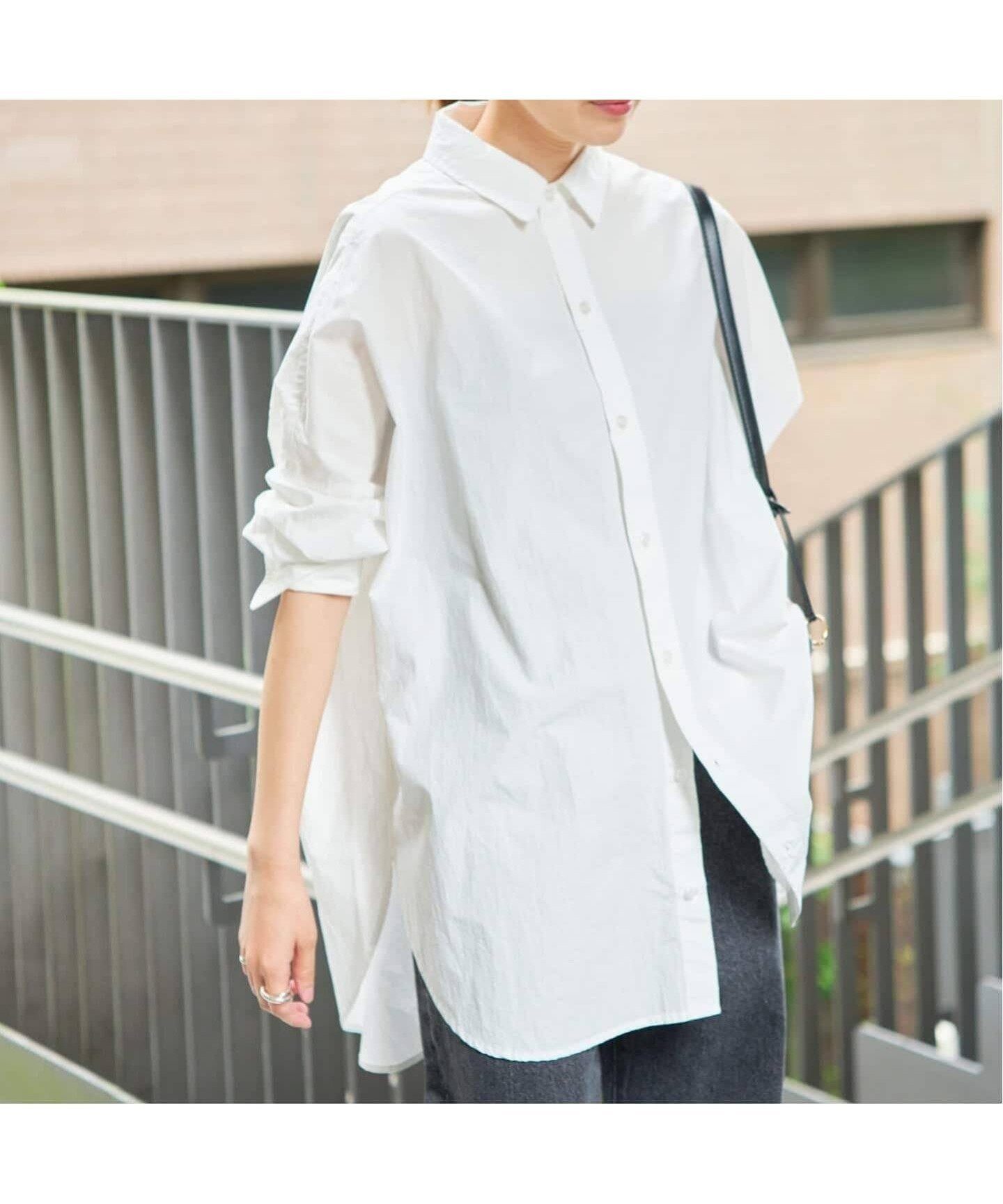 【スローブ イエナ/SLOBE IENA】の《WEB限定/追加》オーバーサイズシャツ インテリア・キッズ・メンズ・レディースファッション・服の通販 founy(ファウニー) 　ファッション　Fashion　レディースファッション　Fashion for Women　トップス・カットソー　Cut & Sew Tops　シャツ・ブラウス・オフィスカジュアル　Elegant Blouses & Button-Ups　2026年　2026　2026春夏・S/S　Spring/Summer 2026 SS26　ベーシック　Basic, Essential　夏　Summer　春　Spring　S/S・春夏　SS, Spring/Summer, Warm Season　羽織　Haori, Light Jacket　ホワイト|ID: prp329100004978392 ipo3291000000037309060