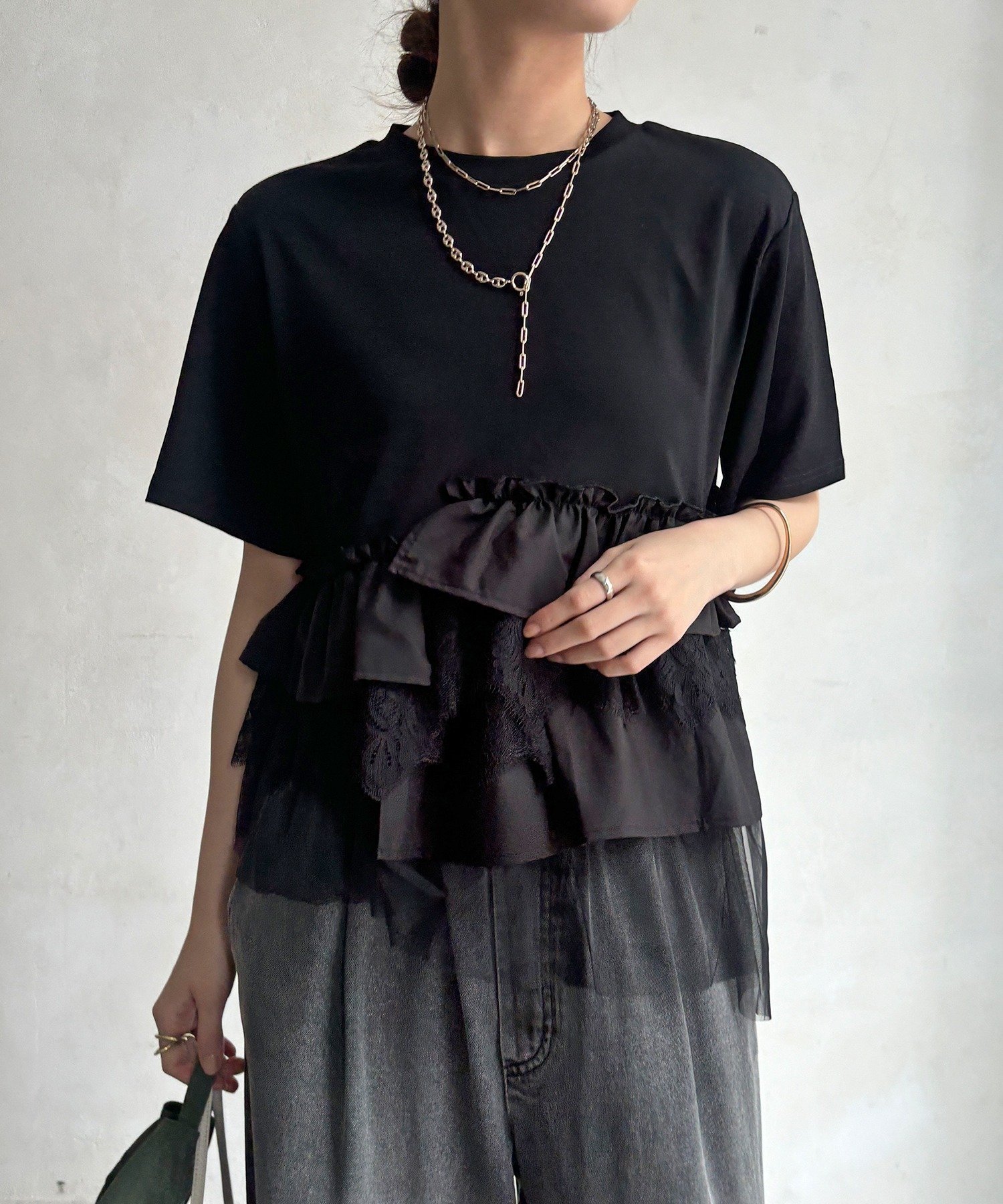 【ドゥドゥ/DouDou】の【WEB限定】異素材切替フリルTEE インテリア・キッズ・メンズ・レディースファッション・服の通販 founy(ファウニー) 　ファッション　Fashion　レディースファッション　Fashion for Women　アシンメトリー　Asymmetrical Style　カットソー　Cut and Sewn Top　切替　Switching, Contrast Panel　シンプル　Simple, Minimal　スマート　Smart, Elegant　フリル　Frill, Ruffle　ミックス　Mix, Mixed Style　リラックス　Relax, Relaxed Fit　S/S・春夏　SS, Spring/Summer, Warm Season　再入荷　Restock / Back in Stock　夏　Summer　2026年　2026　2026春夏・S/S　Spring/Summer 2026 SS26　ブラック|ID: prp329100004978396 ipo3291000000037309077