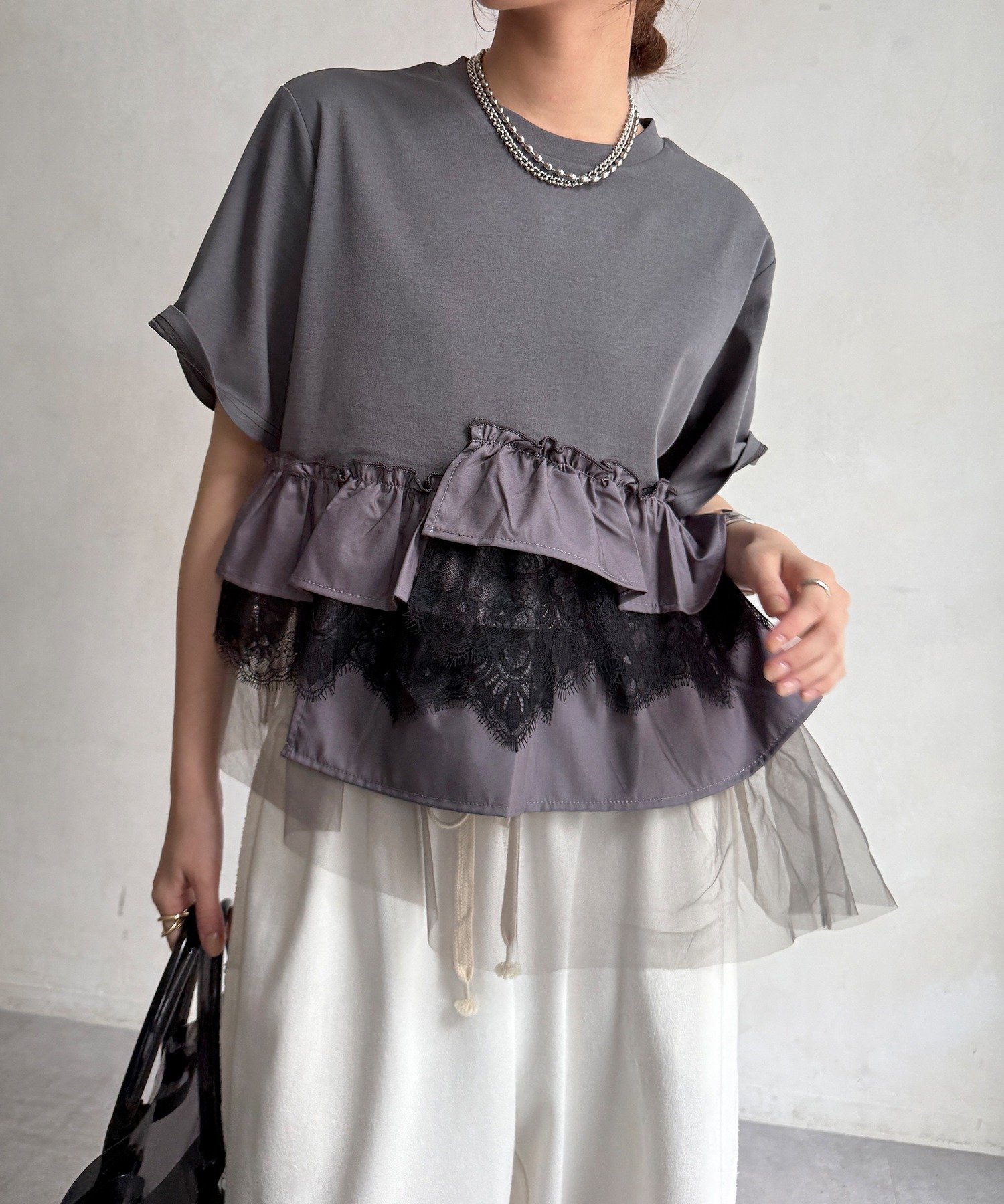 【ドゥドゥ/DouDou】の【WEB限定】異素材切替フリルTEE インテリア・キッズ・メンズ・レディースファッション・服の通販 founy(ファウニー) 　ファッション　Fashion　レディースファッション　Fashion for Women　アシンメトリー　Asymmetrical Style　カットソー　Cut and Sewn Top　切替　Switching, Contrast Panel　シンプル　Simple, Minimal　スマート　Smart, Elegant　フリル　Frill, Ruffle　ミックス　Mix, Mixed Style　リラックス　Relax, Relaxed Fit　S/S・春夏　SS, Spring/Summer, Warm Season　再入荷　Restock / Back in Stock　夏　Summer　2026年　2026　2026春夏・S/S　Spring/Summer 2026 SS26　ダークグレー|ID: prp329100004978396 ipo3291000000037309079
