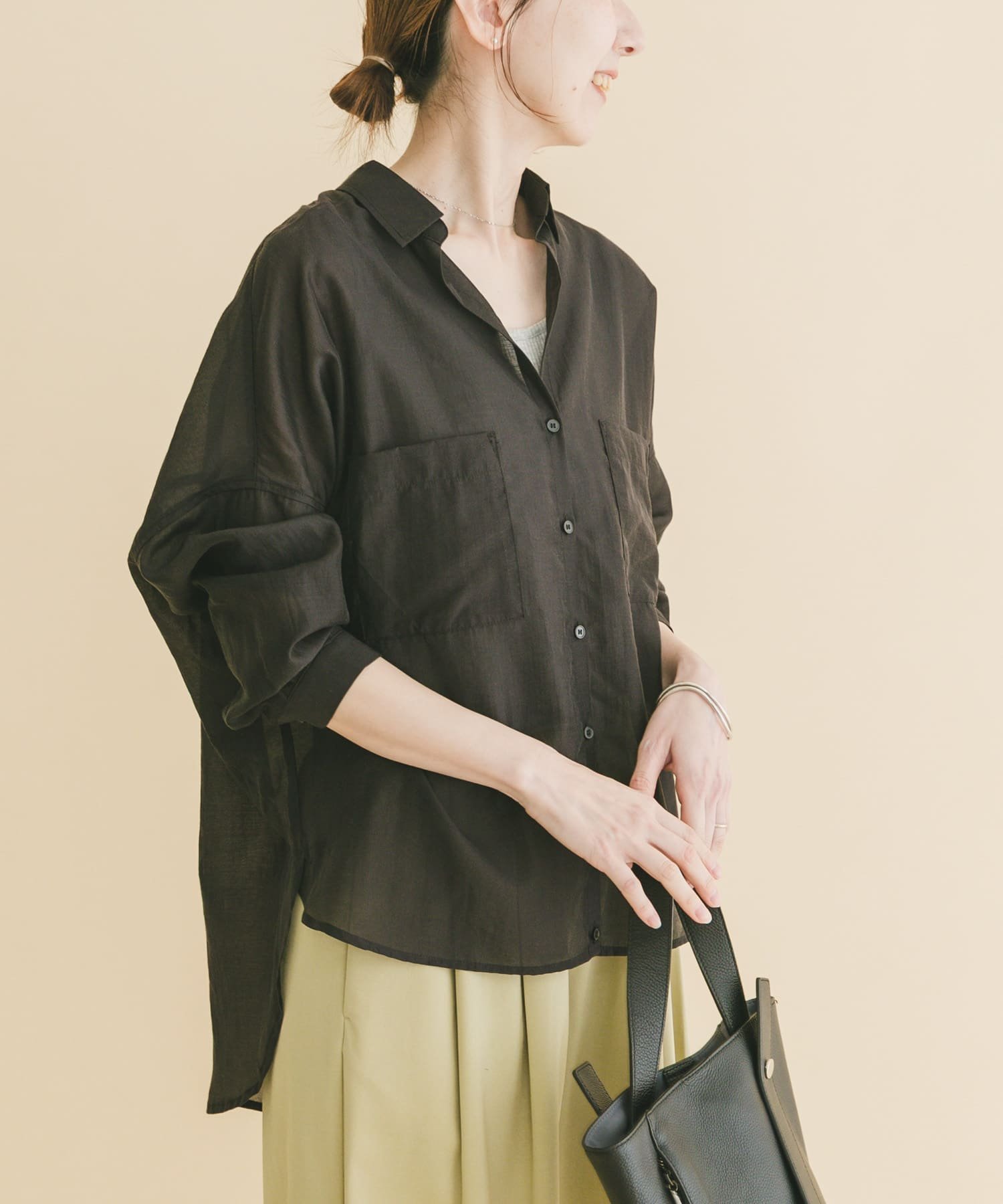 【アイテムズアーバンリサーチ/ITEMS URBAN RESEARCH】のシアーポケットスキッパーシャツ インテリア・キッズ・メンズ・レディースファッション・服の通販 founy(ファウニー) 　ファッション　Fashion　レディースファッション　Fashion for Women　トップス・カットソー　Cut & Sew Tops　シャツ・ブラウス・オフィスカジュアル　Elegant Blouses & Button-Ups　2026年　2026　2026春夏・S/S　Spring/Summer 2026 SS26　シアー　Sheer, See-Through　スキッパー　Skipper, Open Collar　リラックス　Relax, Relaxed Fit　エレガント 上品　Elegant　夏　Summer　S/S・春夏　SS, Spring/Summer, Warm Season　ブラック|ID: prp329100004978426 ipo3291000000037309245