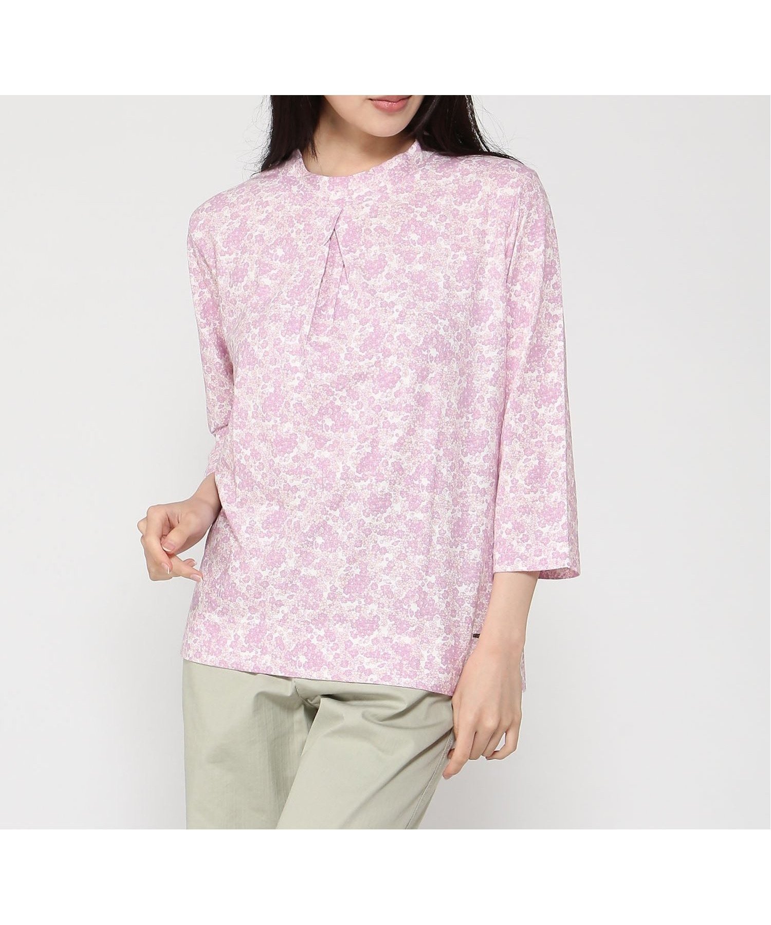 【クロコダイル/CROCODILE】の花柄プリント ハイネック プルオーバー インテリア・キッズ・メンズ・レディースファッション・服の通販 founy(ファウニー) 　ファッション　Fashion　レディースファッション　Fashion for Women　トップス・カットソー　Cut & Sew Tops　カジュアルプルオーバー・ニットトップス　Pullovers & Knit Tops / Casual Pullovers　花柄・フラワープリント・モチーフ　Floral Prints & Motifs / Flower Pattern Tops　エレガント 上品　Elegant　ハイネック　High Neck, Mock Neck　パープル　Purple, Violet　プリント　Print, Printed Pattern　夏　Summer　春　Spring　S/S・春夏　SS, Spring/Summer, Warm Season　パープル|ID: prp329100004978436 ipo3291000000037309316