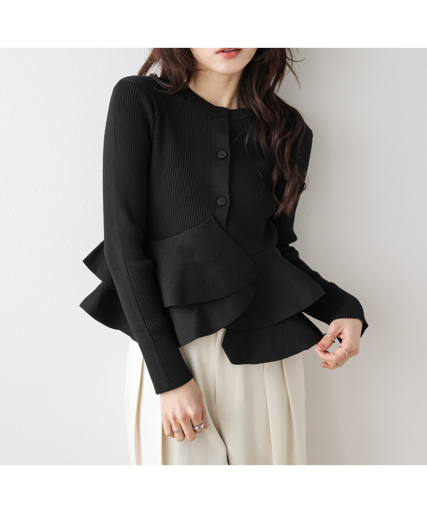 【ラジュール/Lajour】のペプラムリブニットカーディガン インテリア・キッズ・メンズ・レディースファッション・服の通販 founy(ファウニー) 　ファッション　Fashion　レディースファッション　Fashion for Women　トップス・カットソー　Cut & Sew Tops　ニット　Knit Tops & Sweaters　カーディガン・羽織り　Layered Style Cardigans　2026年　2026　2026春夏・S/S　Spring/Summer 2026 SS26　アシンメトリー　Asymmetrical Style　イレギュラー　Irregular Design　デコルテ　Décolleté, Neckline　フリル　Frill, Ruffle　ペプラム　Peplum, Flared Hem　Uネックブラック|ID: prp329100004978437 ipo3291000000037309327