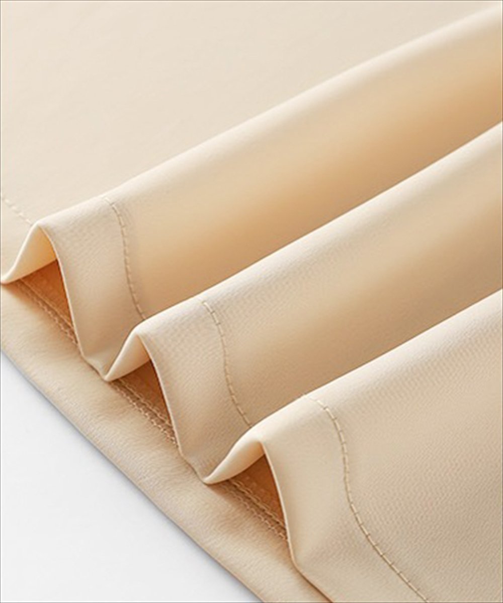 【ラジュール/Lajour】のカップ付きキャミソール インテリア・キッズ・メンズ・レディースファッション・服の通販 founy(ファウニー) 　ファッション　Fashion　レディースファッション　Fashion for Women　トップス・カットソー　Cut & Sew Tops　キャミソール&ノースリーブ　Camisoles & Sleeveless Tops　キャミソール　Camisole, Spaghetti Strap Top　サテン　Satin, Glossy Fabric　デコルテ　Décolleté, Neckline　フィット　Fit, Slim Fit　ラップ　Wrap, Wrap Design　エレガント 上品　Elegant　ホワイト|ID: prp329100004978444 ipo3291000000037309360