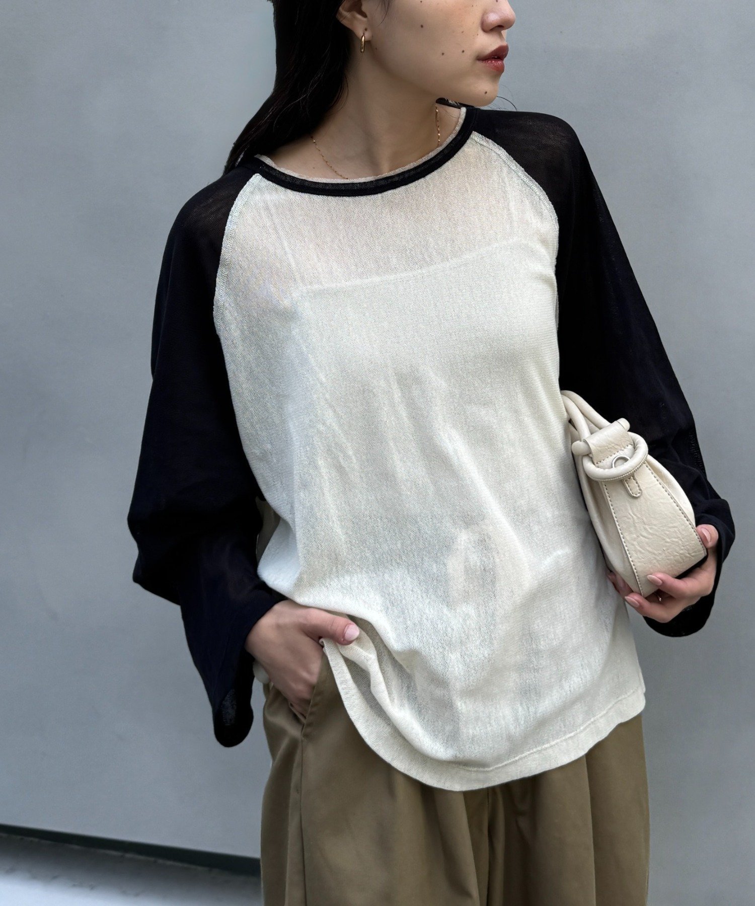 【チャオパニックティピー/CIAOPANIC TYPY】の【一枚で決まる/前後2WAY】シアーラグランヘンリーネックTee インテリア・キッズ・メンズ・レディースファッション・服の通販 founy(ファウニー) 　ファッション　Fashion　レディースファッション　Fashion for Women　インナー　Innerwear　カットソー　Cut and Sewn Top　サロペット　Overalls, Salopette　シアー　Sheer, See-Through　シンプル　Simple, Minimal　スラックス　Slacks, Dress Pants　スリット　Slit, Slit Detail　スリーブ　Sleeve, Long Sleeve / Short Sleeve　デコルテ　Décolleté, Neckline　デニム　Denim, Jeans Material　トレンド　Trend, Trending Now　ネックレス　Necklace, Pendant Necklace　バランス　Balance, Style Balance　リラックス　Relax, Relaxed Fit　ロング　Long, Long-Length　ワイド　Wide, Wide Fit　おすすめ　Recommended / Our Picks　アイボリー|ID: prp329100004978445 ipo3291000000037309376