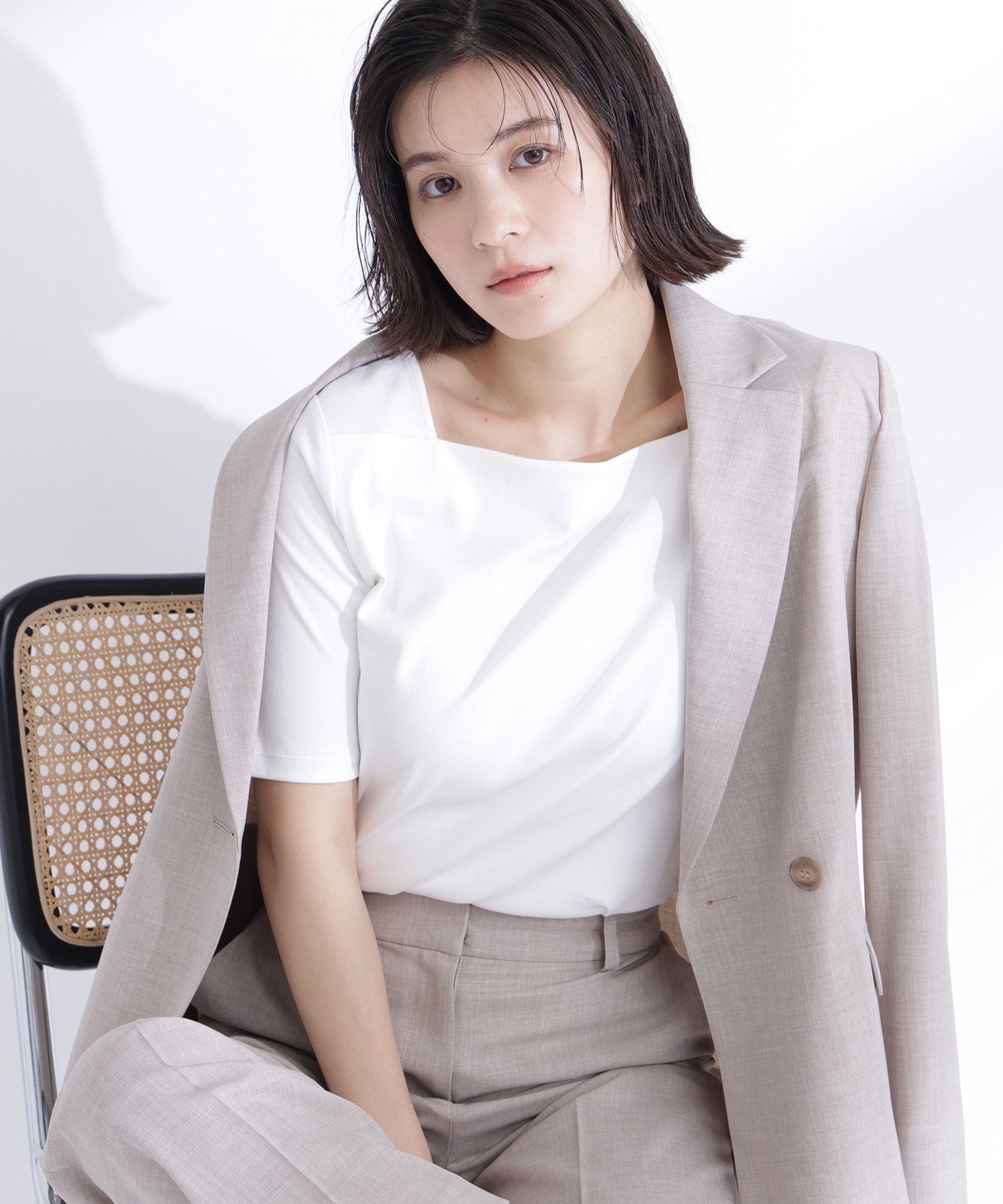 【ナチュラル ビューティー ベーシック/NATURAL BEAUTY BASIC】のベーシックTシャツ スクエアネック 大人の最旬トレンドファッション＆コーディネート founy(ファウニー) 　ファッション　Fashion　レディースファッション　Fashion for Women　トップス・カットソー　Cut & Sew Tops　シャツ・ブラウス・オフィスカジュアル　Elegant Blouses & Button-Ups　ロングTシャツ・Tシャツ　Longline T-Shirts & Tees　なめらか　Smooth, Silky Texture　インナー　Innerwear　カットソー　Cut and Sewn Top　シンプル　Simple, Minimal　ジャケット　Jacket, Outerwear　スクエア　Square, Square Shape　プレーン　Plain, Simple　ベーシック　Basic, Essential　エレガント 上品　Elegant　 other-1|ID: prp329100004978449 ipo3291000000037309405