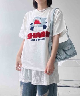 【アズノウアズ プラス/AS KNOW AS plus】の●サガラ刺繍半袖Tシャツ(サメ・モンスター・おばけ) 大人の最旬トレンドファッション＆コーディネート founy(ファウニー) ファッション Fashion レディースファッション Fashion for Women トップス・カットソー Cut & Sew Tops シャツ・ブラウス・オフィスカジュアル Elegant Blouses & Button-Ups ロングTシャツ・Tシャツ Longline T-Shirts & Tees ガーリー Girly, Feminine Style キャラクター Character, Licensed Characters デニム Denim, Jeans Material フロント Front, Front Design ボトム Bottoms, Lower Wear 半袖 Short Sleeve, Half Sleeve 再入荷 Restock / Back in Stock おすすめ Recommended / Our Picks |ID:prp329100004978556