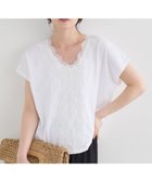 【ルクールブラン/le.coeur blanc】のフロントレースVネックカットソー 大人の最旬トレンドファッション＆コーディネート founy(ファウニー) ファッション Fashion レディースファッション Fashion for Women トップス・カットソー Cut & Sew Tops カットソー・ベーシックTシャツ Cut-and-Sewn Tops / Stretch Tees & Basics Vネックトップス V-Neck Tops / V-Cut Neckline Shirts カットソー Cut and Sewn Top シンプル Simple, Minimal スリーブ Sleeve, Long Sleeve / Short Sleeve ドッキング Docking, Mixed Material フレンチ French, French Style フロント Front, Front Design ボトム Bottoms, Lower Wear レース Lace, Lace Fabric エレガント 上品 Elegant thumbnail オフ|ID: prp329100004978583 ipo3291000000037309986