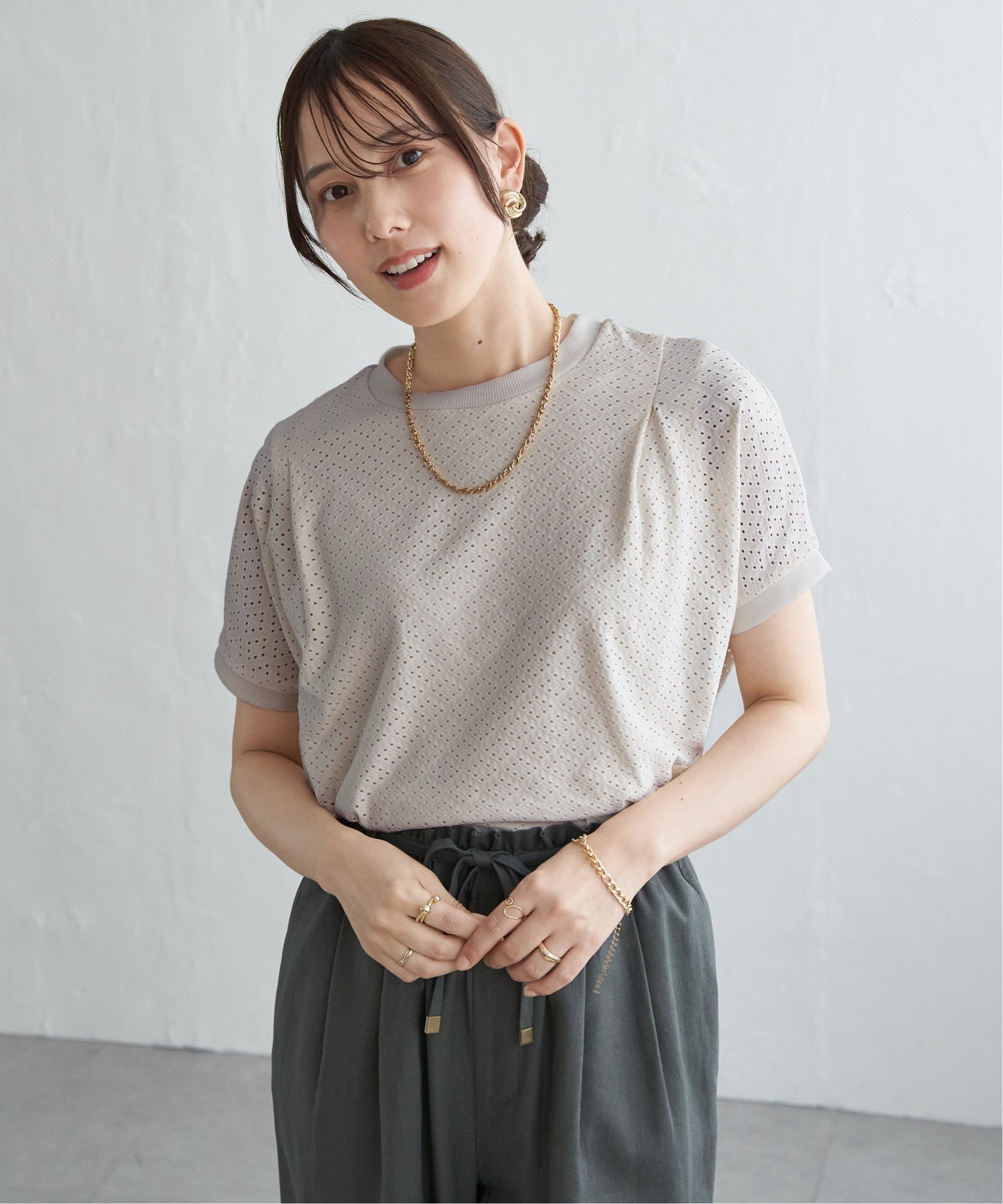 【イッカ/ikka】の【お得だ値】冷感アイレットレースプルオーバー インテリア・キッズ・メンズ・レディースファッション・服の通販 founy(ファウニー) 　ファッション　Fashion　レディースファッション　Fashion for Women　トップス・カットソー　Cut & Sew Tops　カジュアルプルオーバー・ニットトップス　Pullovers & Knit Tops / Casual Pullovers　シアー　Sheer, See-Through　シンプル　Simple, Minimal　ストレッチ　Stretch, Stretchy Fabric　スリット　Slit, Slit Detail　ダウン　Down, Puffer　ボトム　Bottoms, Lower Wear　モチーフ　Motif, Design Theme　レース　Lace, Lace Fabric　ワーク　Workwear, Utility Style　夏　Summer　エレガント 上品　Elegant　グレージュ|ID: prp329100004978617 ipo3291000000037310124