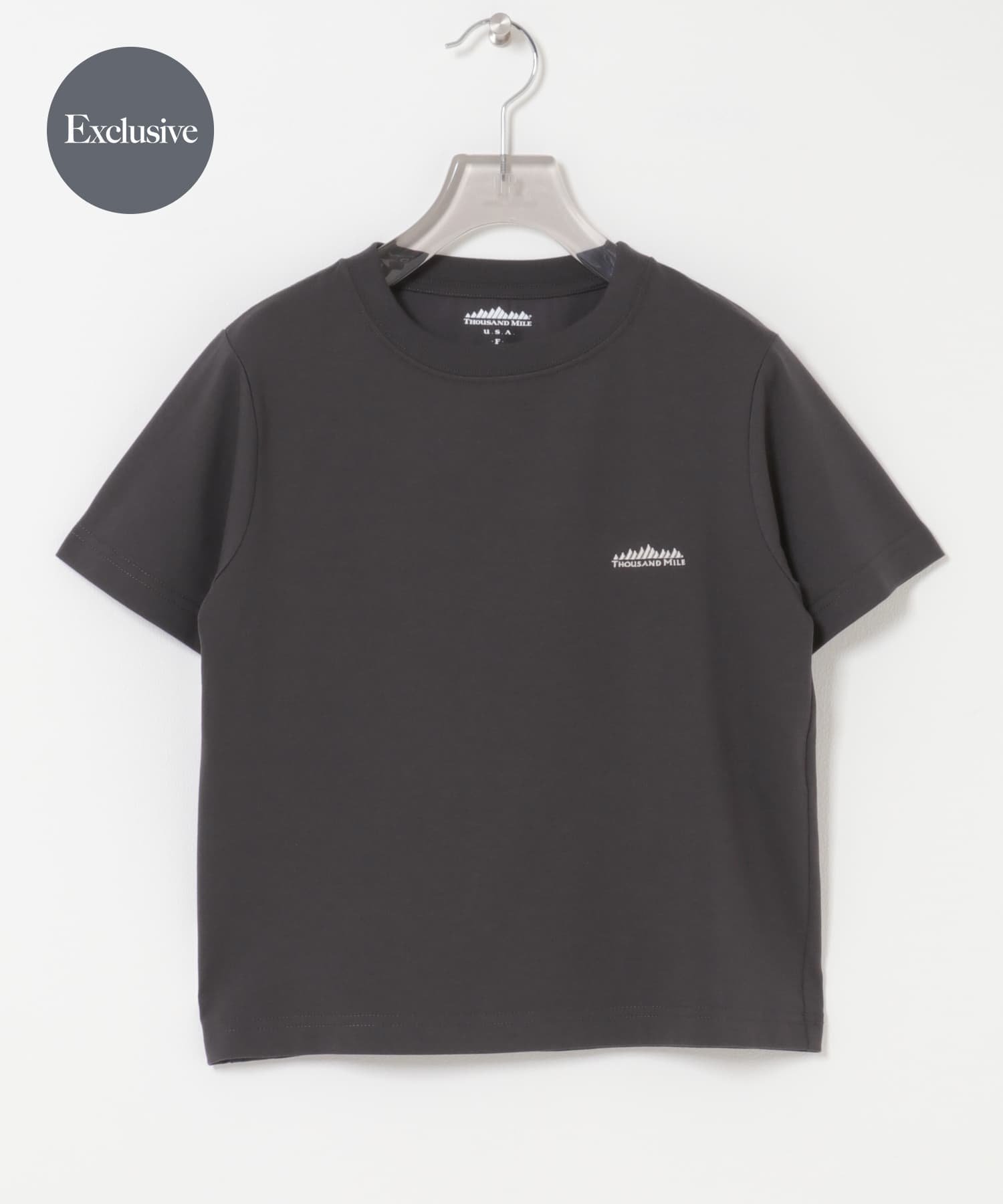 【アーバンリサーチ/URBAN RESEARCH】の『別注』THOUSAND MILE×URBAN RESEARCH SHORT SLEEVE T-SHIRTS インテリア・キッズ・メンズ・レディースファッション・服の通販 founy(ファウニー) 　ファッション　Fashion　レディースファッション　Fashion for Women　トップス・カットソー　Cut & Sew Tops　シャツ・ブラウス・オフィスカジュアル　Elegant Blouses & Button-Ups　ロングTシャツ・Tシャツ　Longline T-Shirts & Tees　アウトドア　Outdoor Clothing　カリフォルニア　California, Cali Style　コンパクト　Compact, Small Size　吸水　Absorbent, Quick-Dry　ショート　Short, Short Length　スラックス　Slacks, Dress Pants　スリーブ　Sleeve, Long Sleeve / Short Sleeve　デニム　Denim, Jeans Material　ベーシック　Basic, Essential　別注　Limited Edition, Custom Order　S/S・春夏　SS, Spring/Summer, Warm Season　夏　Summer　2026年　2026　2026春夏・S/S　Spring/Summer 2026 SS26　チャコールグレー|ID: prp329100004978627 ipo3291000000037310170