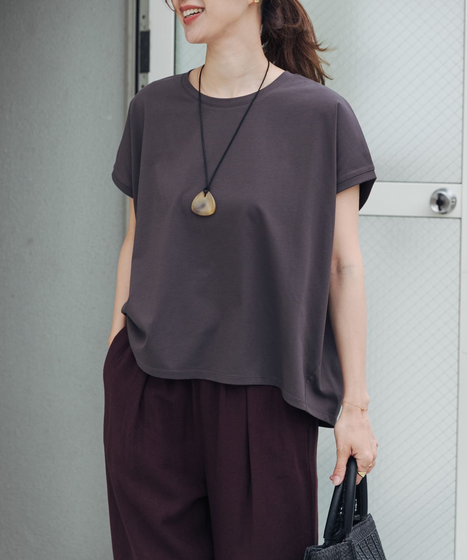 【アーバンリサーチ ドアーズ/URBAN RESEARCH DOORS】の『UR TECH』汗染み防止ドルマンTシャツ 大人の最旬トレンドファッション＆コーディネート founy(ファウニー) 　ファッション　Fashion　レディースファッション　Fashion for Women　トップス・カットソー　Cut & Sew Tops　シャツ・ブラウス・オフィスカジュアル　Elegant Blouses & Button-Ups　ロングTシャツ・Tシャツ　Longline T-Shirts & Tees　2026年　2026　2026春夏・S/S　Spring/Summer 2026 SS26　シンプル　Simple, Minimal　リラックス　Relax, Relaxed Fit　エレガント 上品　Elegant　人気　Popular, Best Seller　ビジネス 仕事 通勤　Business / Work / Commuting　夏　Summer　S/S・春夏　SS, Spring/Summer, Warm Season　 other-1|ID: prp329100004978629 ipo3291000000037310177