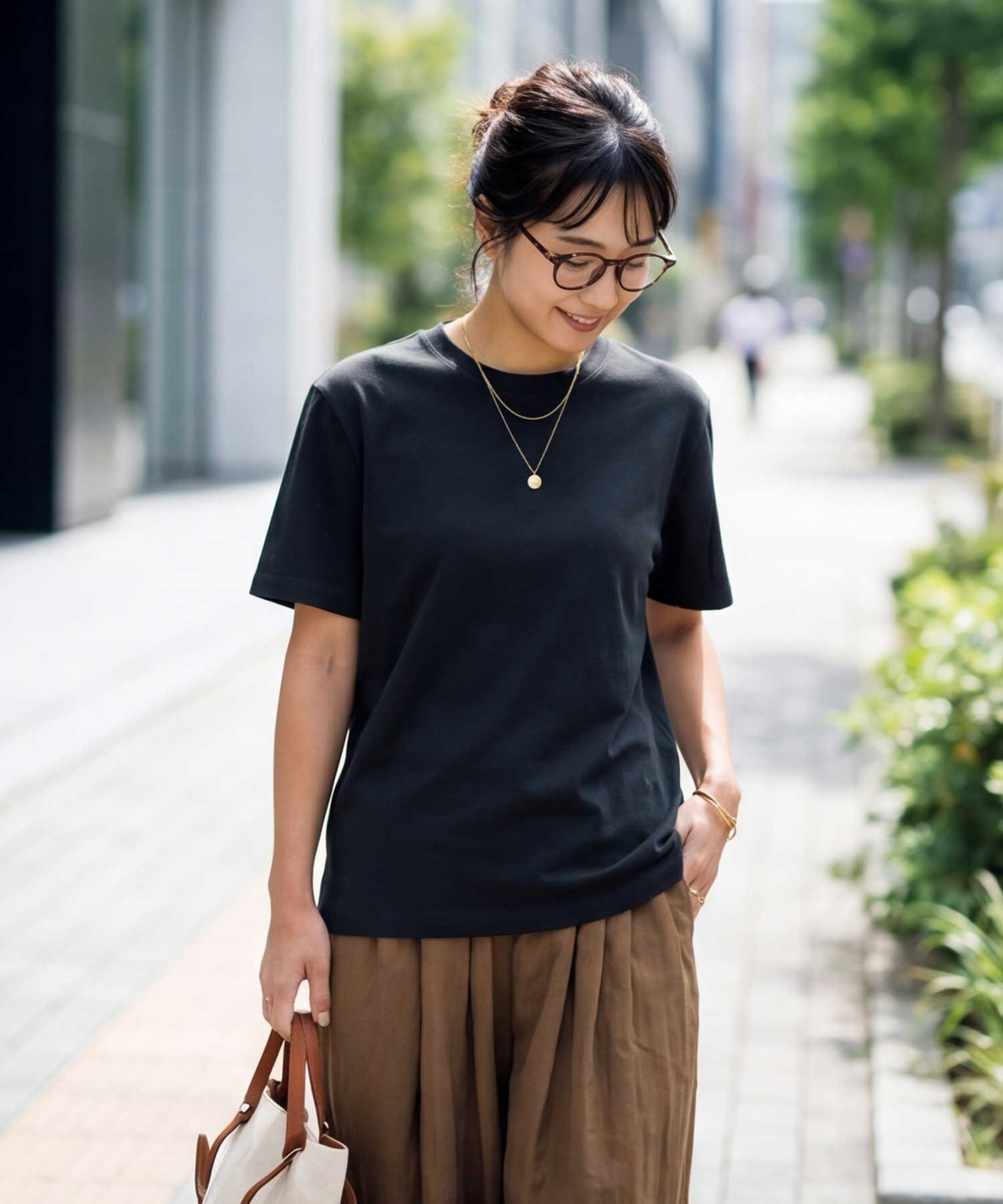 【スタイルデリ/STYLE DELI】の薄手スムースクルーネックTシャツ 大人の最旬トレンドファッション＆コーディネート founy(ファウニー) 　ファッション　Fashion　レディースファッション　Fashion for Women　トップス・カットソー　Cut & Sew Tops　シャツ・ブラウス・オフィスカジュアル　Elegant Blouses & Button-Ups　ロングTシャツ・Tシャツ　Longline T-Shirts & Tees　イエロー　Yellow　インナー　Innerwear　カーディガン　Cardigan, Knitwear　サロペット　Overalls, Salopette　ショルダー　Shoulder, Shoulder Strap　ジャケット　Jacket, Outerwear　ストレート　Straight, Straight Cut　スリット　Slit, Slit Detail　ドロップ　Drop Shoulder, Dropped Style　定番　Standard, Basic Item　なめらか　Smooth, Silky Texture　バランス　Balance, Style Balance　パステル　Pastel, Soft Color　半袖　Short Sleeve, Half Sleeve　無地　Plain, Solid Color　おすすめ　Recommended / Our Picks　夏　Summer　エレガント 上品　Elegant　 other-1|ID: prp329100004978650 ipo3291000000037310254