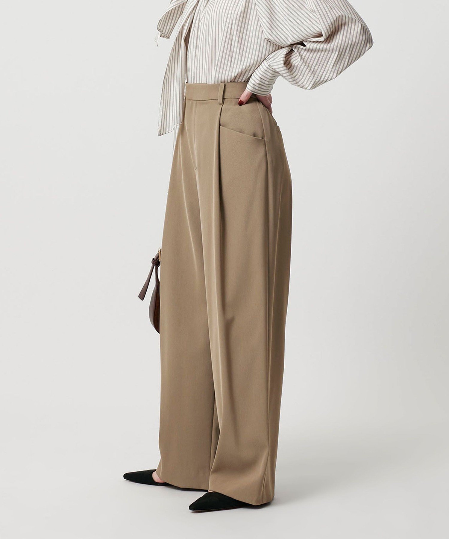 【ビューティ&ユース ユナイテッドアローズ/BEAUTY&YOUTH / UNITED ARROWS】のポリエステルブレンド ツイルバックゴムパンツ インテリア・キッズ・メンズ・レディースファッション・服の通販 founy(ファウニー) 　ファッション　Fashion　レディースファッション　Fashion for Women　パンツ　Pants & Trousers　バッグ　Bags　ストレート　Straight, Straight Cut　スマート　Smart, Elegant　ダウン　Down, Puffer　ベロア　Velour, Soft Velvet　ボトム　Bottoms, Lower Wear　ポケット　Pocket, Pocket Detail　リラックス　Relax, Relaxed Fit　ルーズ　Loose, Oversized　ワイド　Wide, Wide Fit　BEIGE|ID: prp329100004978668 ipo3291000000037310339