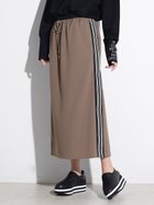【ヴァン/Vin】のラインディテールナロースカート 大人の最旬トレンドファッション＆コーディネート founy(ファウニー) ファッション Fashion レディースファッション Fashion for Women スカート Skirts スリット Slit, Slit Detail トレーナー Sweatshirt, Trainer パーカー Hoodie, Parka ポケット Pocket, Pocket Detail エレガント 上品 Elegant thumbnail ブラウン|ID: prp329100004978693 ipo3291000000037310451