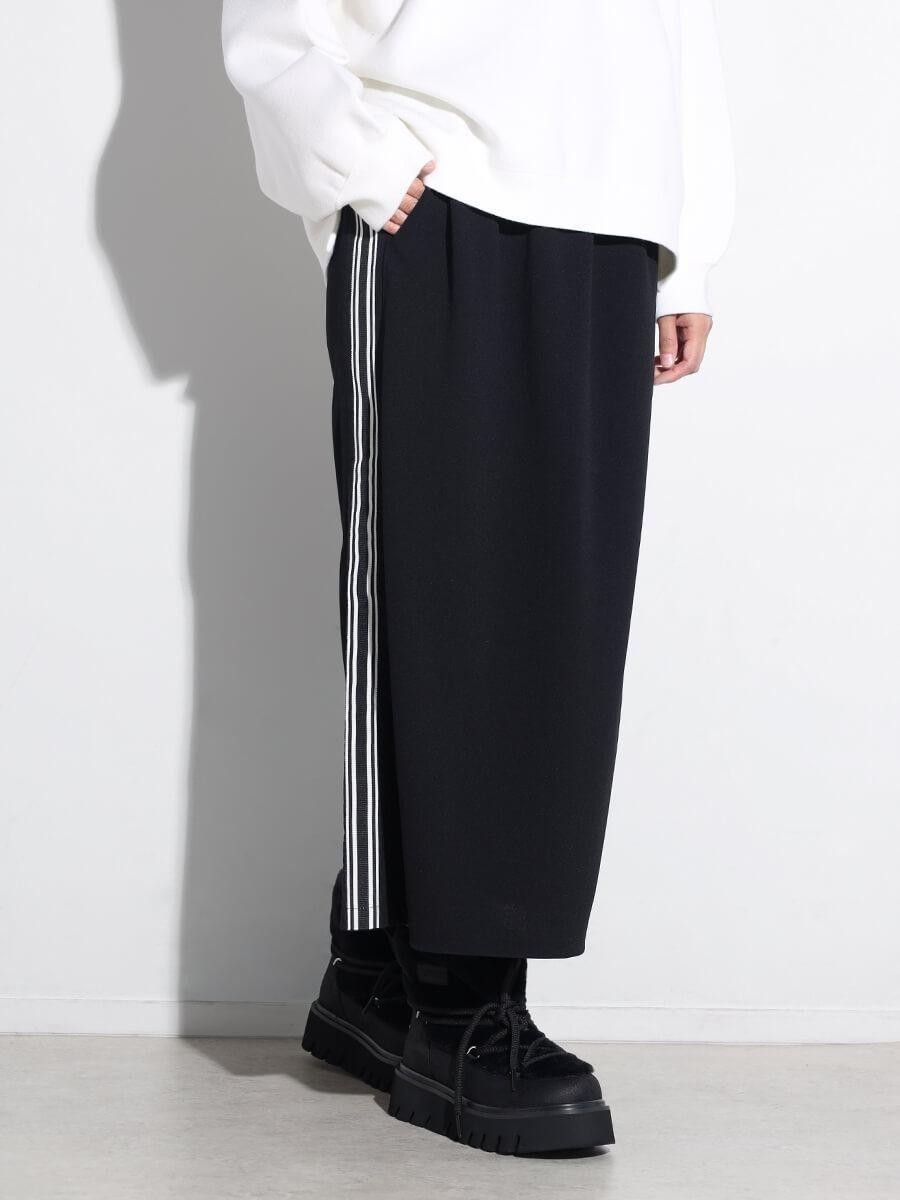 【ヴァン/Vin】のラインディテールナロースカート インテリア・キッズ・メンズ・レディースファッション・服の通販 founy(ファウニー) 　ファッション　Fashion　レディースファッション　Fashion for Women　スカート　Skirts　スリット　Slit, Slit Detail　トレーナー　Sweatshirt, Trainer　パーカー　Hoodie, Parka　ポケット　Pocket, Pocket Detail　エレガント 上品　Elegant　ブラック|ID: prp329100004978693 ipo3291000000037310452