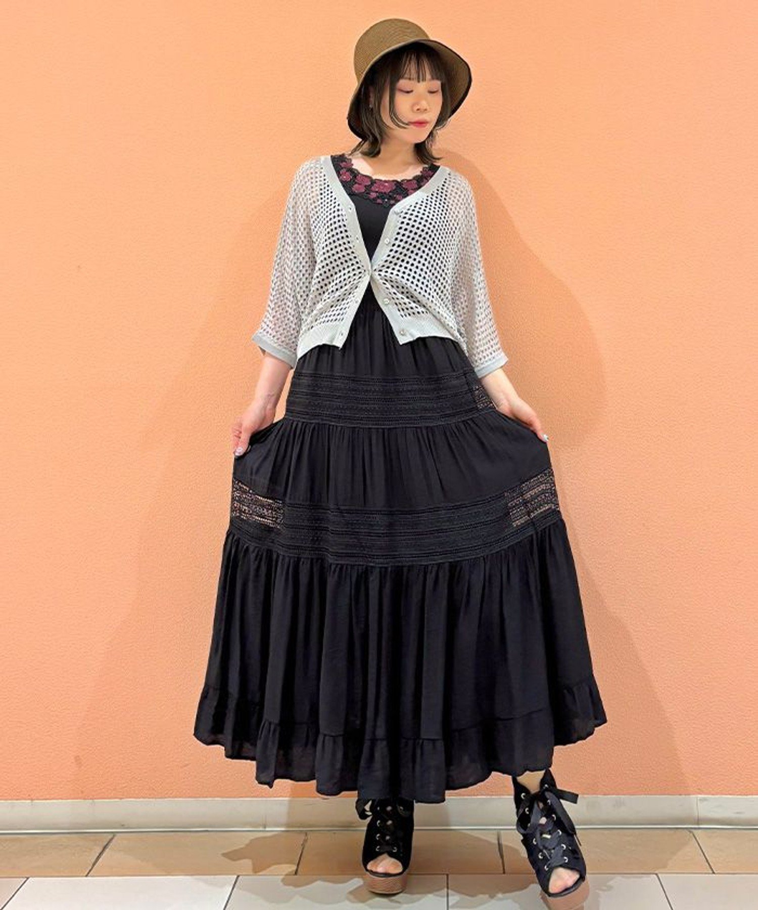 【アクシーズファム/axes femme】のレース使いフレアスカート インテリア・キッズ・メンズ・レディースファッション・服の通販 founy(ファウニー) 　ファッション　Fashion　レディースファッション　Fashion for Women　スカート　Skirts　Aライン・フレアスカート　A-Line & Flared Skirts　おすすめ　Recommended / Our Picks　カットソー　Cut and Sewn Top　コンパクト　Compact, Small Size　ダウン　Down, Puffer　バランス　Balance, Style Balance　フレア　Flare, Flared　レース　Lace, Lace Fabric　ロング　Long, Long-Length　エレガント 上品　Elegant　切替　Switching, Contrast Panel　黒|ID: prp329100004978720 ipo3291000000037310533