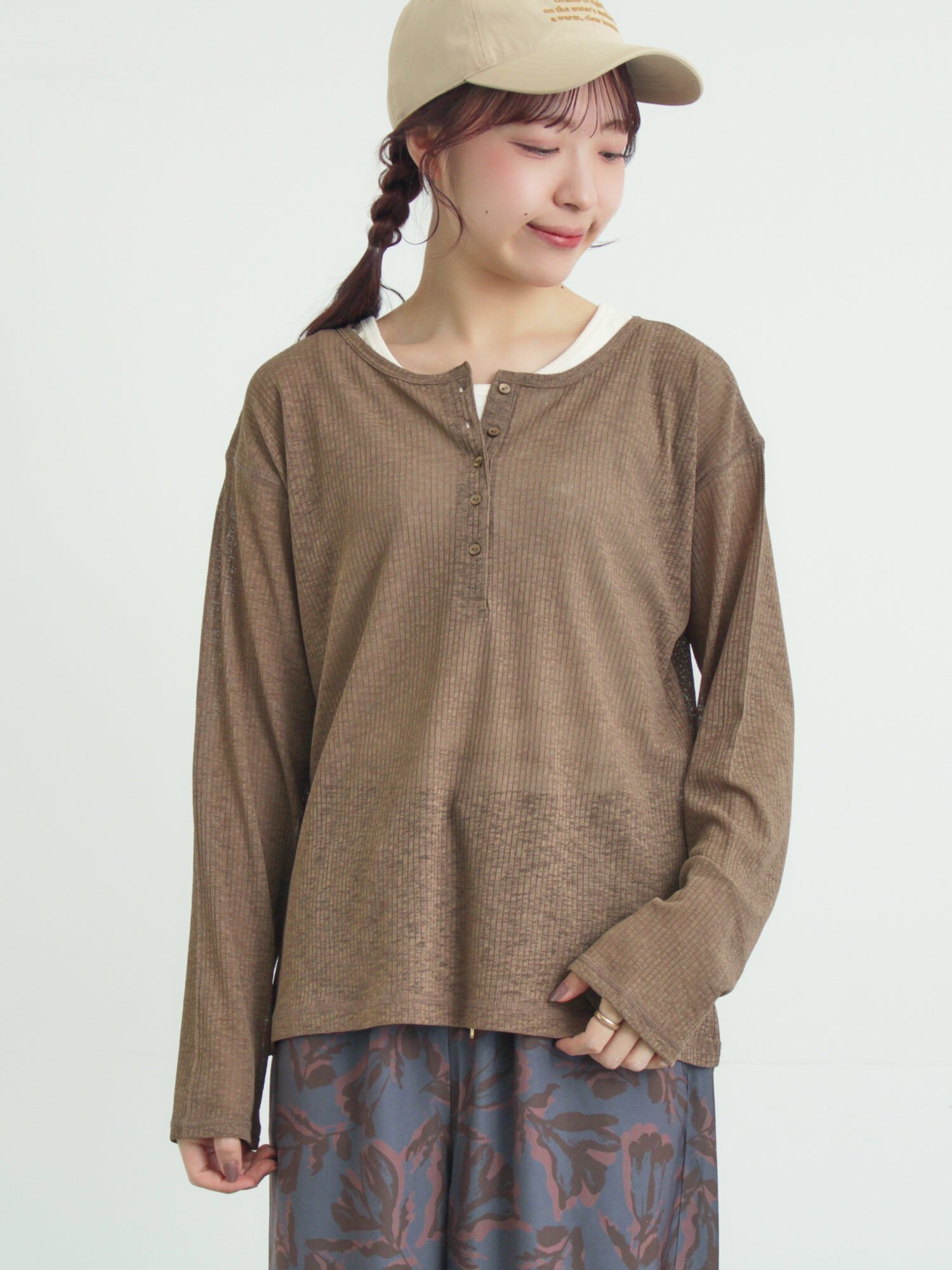 【サマンサモスモス/Samansa Mos2】のシアーリブヘンリーネックカットソー インテリア・キッズ・メンズ・レディースファッション・服の通販 founy(ファウニー) 　ファッション　Fashion　レディースファッション　Fashion for Women　トップス・カットソー　Cut & Sew Tops　カットソー・ベーシックTシャツ　Cut-and-Sewn Tops / Stretch Tees & Basics　おすすめ　Recommended / Our Picks　カットソー　Cut and Sewn Top　キャミソール　Camisole, Spaghetti Strap Top　シアー　Sheer, See-Through　スリット　Slit, Slit Detail　モカ|ID: prp329100004978884 ipo3291000000037311123