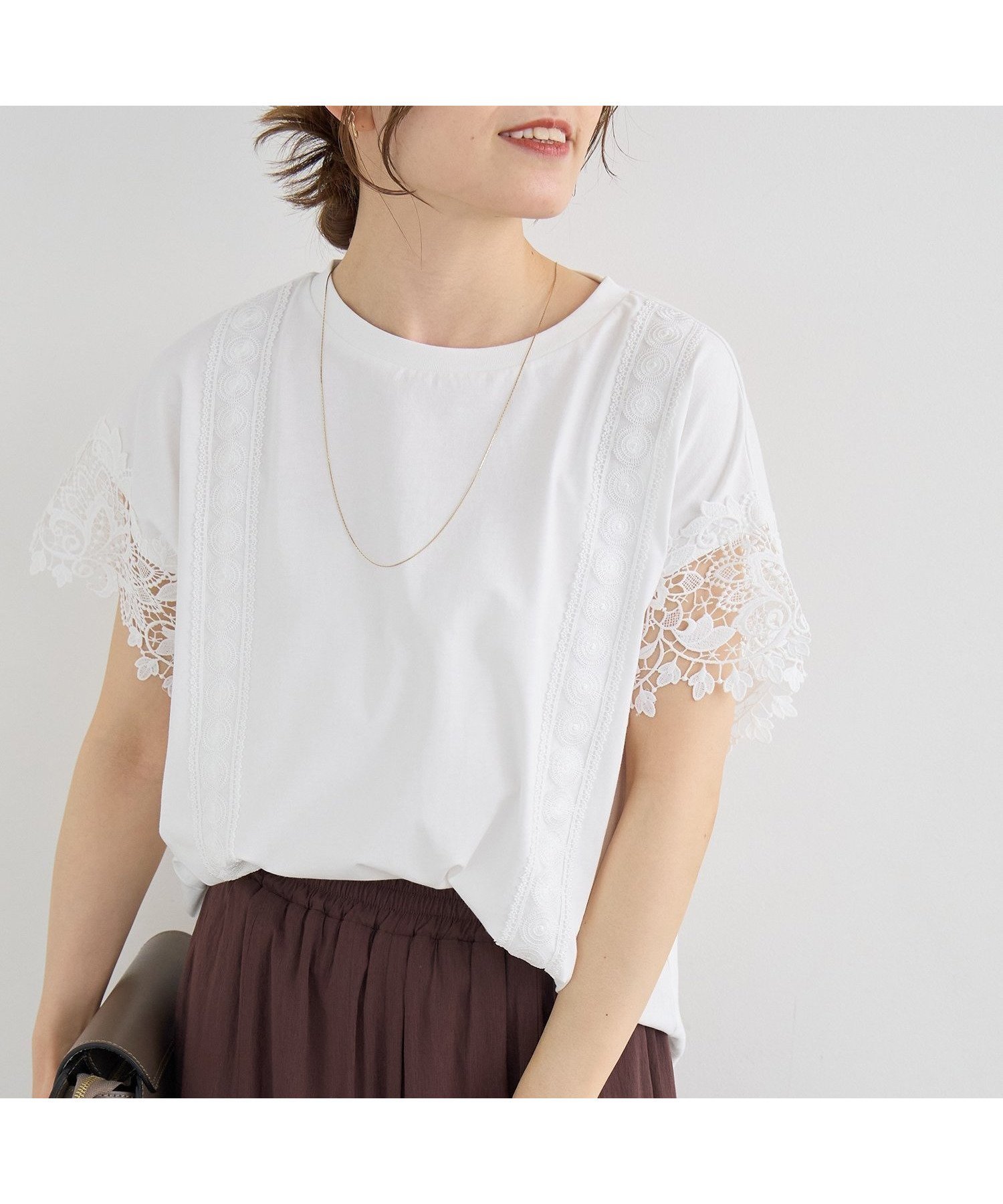 【ルクールブラン/le.coeur blanc】のレースドッキングカットソー インテリア・キッズ・メンズ・レディースファッション・服の通販 founy(ファウニー) 　ファッション　Fashion　レディースファッション　Fashion for Women　トップス・カットソー　Cut & Sew Tops　カットソー・ベーシックTシャツ　Cut-and-Sewn Tops / Stretch Tees & Basics　ケミカル　Chemical, Chemical Wash　シンプル　Simple, Minimal　フロント　Front, Front Design　レース　Lace, Lace Fabric　オフ|ID: prp329100004978935 ipo3291000000037311302