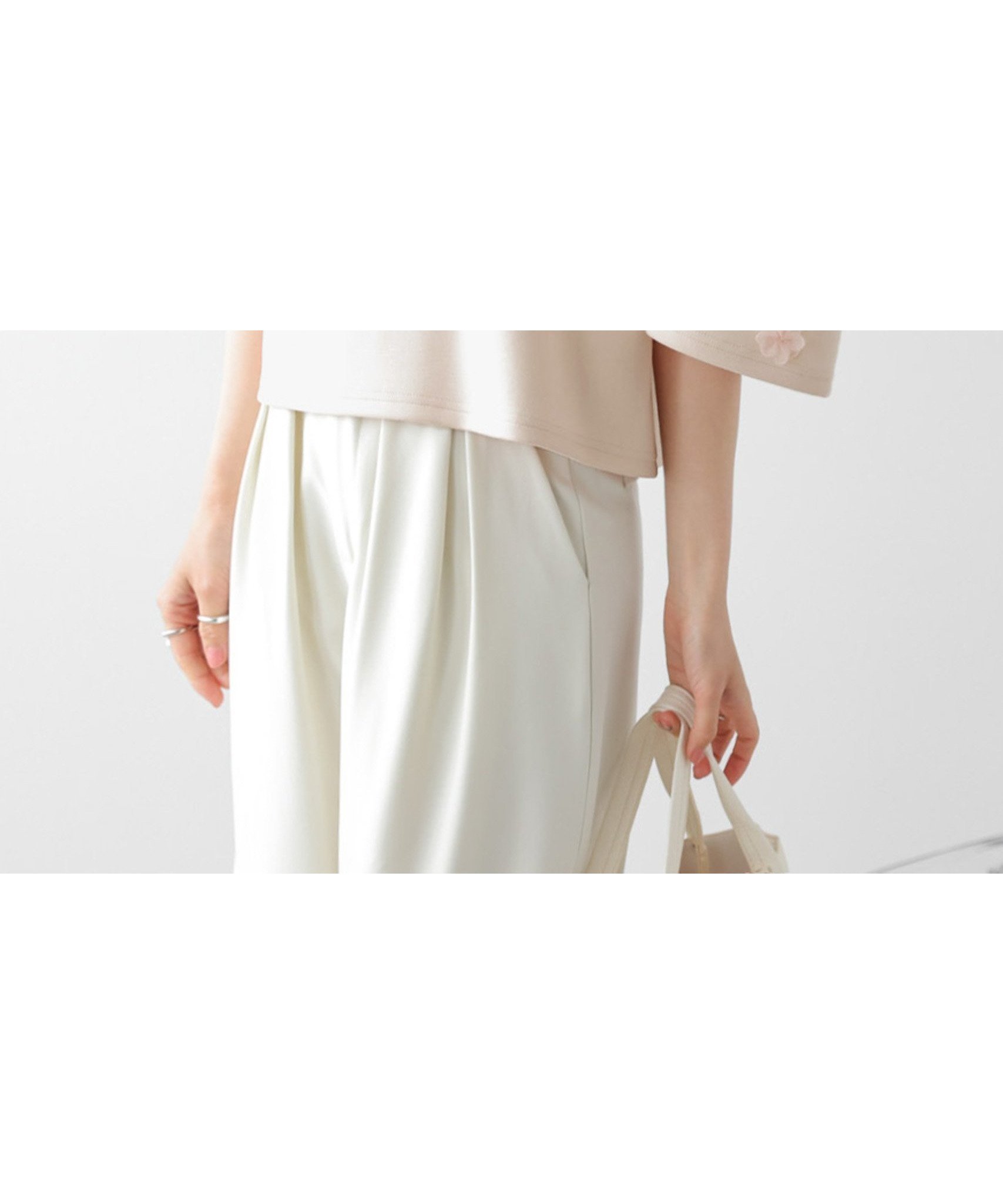【ラジュール/Lajour】の立体袖*チュールフラワー プルオーバー インテリア・キッズ・メンズ・レディースファッション・服の通販 founy(ファウニー) 　ファッション　Fashion　レディースファッション　Fashion for Women　トップス・カットソー　Cut & Sew Tops　カジュアルプルオーバー・ニットトップス　Pullovers & Knit Tops / Casual Pullovers　2026年　2026　2026春夏・S/S　Spring/Summer 2026 SS26　コンパクト　Compact, Small Size　ショルダー　Shoulder, Shoulder Strap　ショート　Short, Short Length　シンプル　Simple, Minimal　スリーブ　Sleeve, Long Sleeve / Short Sleeve　チュール　Tulip, Tulip Motif　ドロップ　Drop Shoulder, Dropped Style　フェミニン　Feminine, Girly　フラワー　Flower, Floral　モチーフ　Motif, Design Theme　エレガント 上品　Elegant　ピンク|ID: prp329100004978945 ipo3291000000037311346