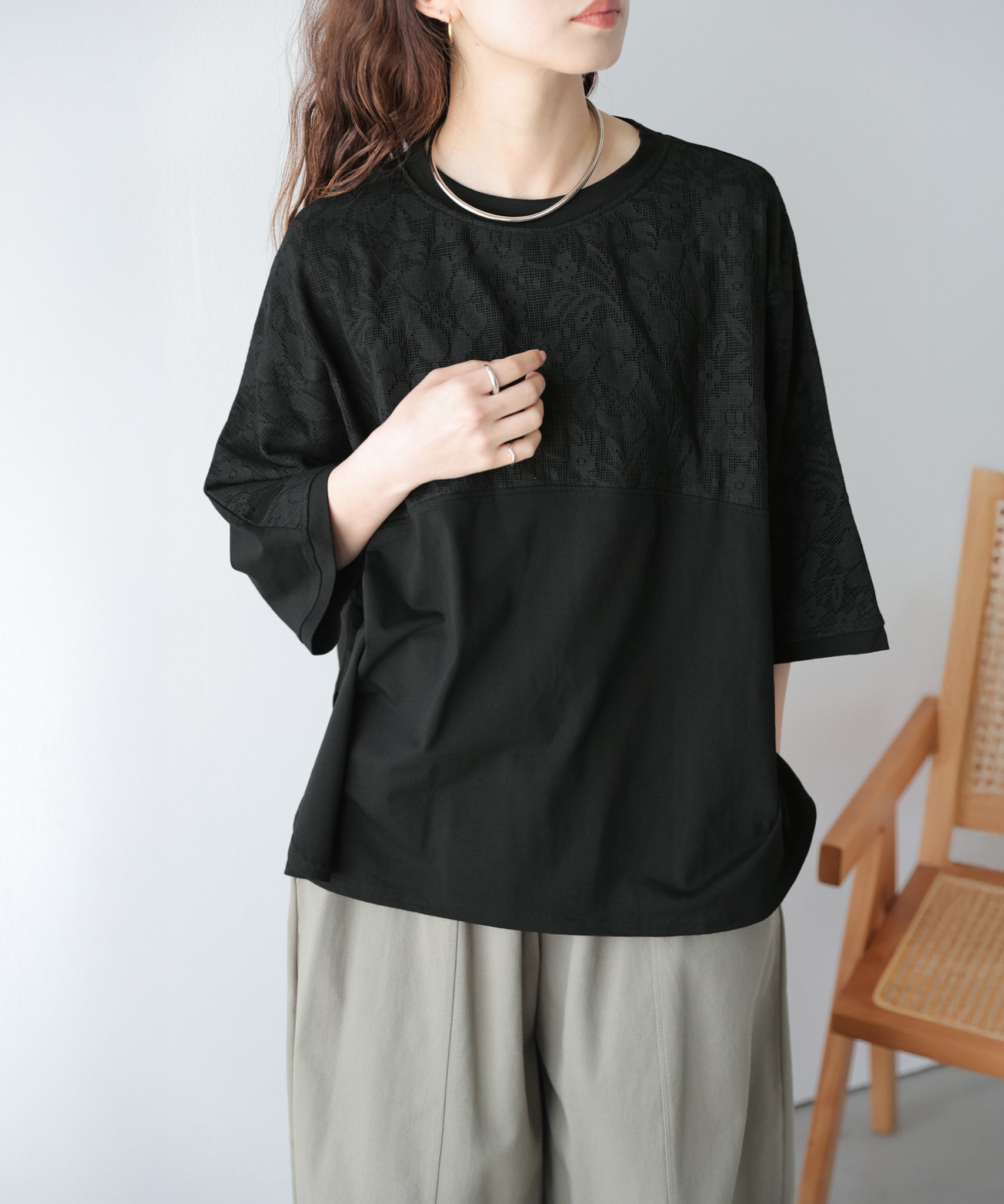 【ラジュール/Lajour】の花柄レース ドルマンスリーブ トップス 大人の最旬トレンドファッション＆コーディネート founy(ファウニー) 　ファッション　Fashion　レディースファッション　Fashion for Women　トップス・カットソー　Cut & Sew Tops　花柄・フラワープリント・モチーフ　Floral Prints & Motifs / Flower Pattern Tops　2026年　2026　2026春夏・S/S　Spring/Summer 2026 SS26　シンプル　Simple, Minimal　スリット　Slit, Slit Detail　バランス　Balance, Style Balance　フェミニン　Feminine, Girly　フロント　Front, Front Design　ラウンド　Round, Round Neck　レース　Lace, Lace Fabric　エレガント 上品　Elegant　切替　Switching, Contrast Panel　 other-1|ID: prp329100004978946 ipo3291000000037311347