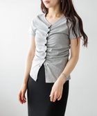 【ラジュール/Lajour】のタックギャザー Tシャツ 大人の最旬トレンドファッション＆コーディネート founy(ファウニー) ファッション Fashion レディースファッション Fashion for Women トップス・カットソー Cut & Sew Tops シャツ・ブラウス・オフィスカジュアル Elegant Blouses & Button-Ups ロングTシャツ・Tシャツ Longline T-Shirts & Tees 2026年 2026 2026春夏・S/S Spring/Summer 2026 SS26 ギャザー Gathered, Ruffled シンプル Simple, Minimal フィット Fit, Slim Fit フリル Frill, Ruffle フロント Front, Front Design thumbnail グレー|ID: prp329100004978947 ipo3291000000037311353