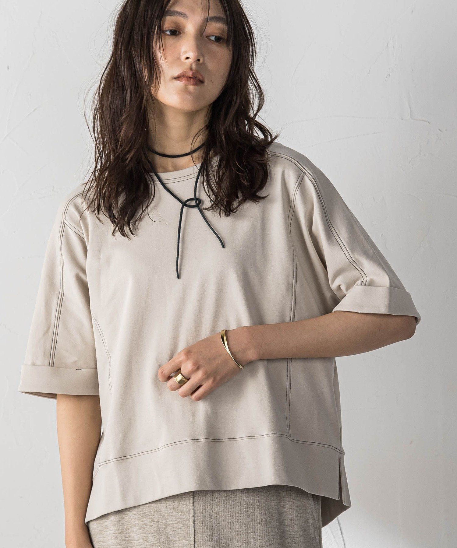 【メイソングレイ/MAYSON GREY】のトリケア配色ステッチプルオーバー インテリア・キッズ・メンズ・レディースファッション・服の通販 founy(ファウニー) 　ファッション　Fashion　レディースファッション　Fashion for Women　トップス・カットソー　Cut & Sew Tops　カジュアルプルオーバー・ニットトップス　Pullovers & Knit Tops / Casual Pullovers　インナー　Innerwear　春　Spring　カッティング　Cutting Detail　スリット　Slit, Slit Detail　トリプル　Triple, Three Layers　なめらか　Smooth, Silky Texture　バランス　Balance, Style Balance　ブルゾン　Blouson, Bomber Jacket　ベスト　Vest, Waistcoat　ボトム　Bottoms, Lower Wear　半袖　Short Sleeve, Half Sleeve　無地　Plain, Solid Color　ラウンド　Round, Round Neck　S/S・春夏　SS, Spring/Summer, Warm Season　おすすめ　Recommended / Our Picks　夏　Summer　2026年　2026　2026春夏・S/S　Spring/Summer 2026 SS26　ベージュ|ID: prp329100004978952 ipo3291000000037311372