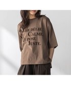 【メイソングレイ/MAYSON GREY】のビンテージライクメッセージルーズTシャツ 大人の最旬トレンドファッション＆コーディネート founy(ファウニー) ファッション Fashion レディースファッション Fashion for Women トップス・カットソー Cut & Sew Tops シャツ・ブラウス・オフィスカジュアル Elegant Blouses & Button-Ups ロングTシャツ・Tシャツ Longline T-Shirts & Tees インナー Innerwear 春 Spring クール Cool, Chic シンプル Simple, Minimal ジャケット Jacket, Outerwear スリット Slit, Slit Detail バランス Balance, Style Balance ブルゾン Blouson, Bomber Jacket ボトム Bottoms, Lower Wear 半袖 Short Sleeve, Half Sleeve ルーズ Loose, Oversized S/S・春夏 SS, Spring/Summer, Warm Season 夏 Summer 2026年 2026 2026春夏・S/S Spring/Summer 2026 SS26 thumbnail ブラウン|ID: prp329100004978953 ipo3291000000037311375