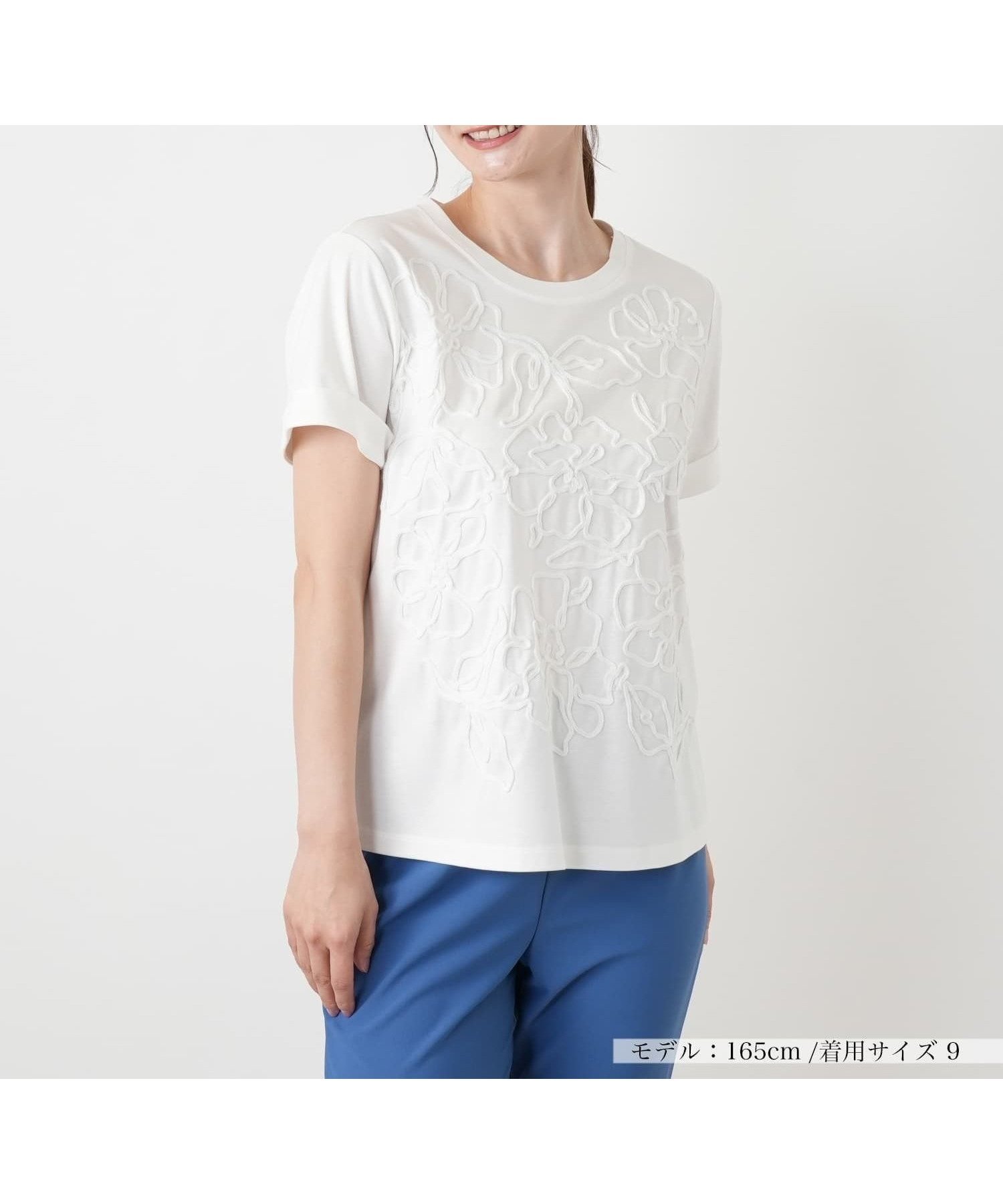 【レリアン/LEILIAN】の刺繍クルーネックカットソー【MUSE BY ROCHAS Premiere】 インテリア・キッズ・メンズ・レディースファッション・服の通販 founy(ファウニー) 　ファッション　Fashion　レディースファッション　Fashion for Women　トップス・カットソー　Cut & Sew Tops　カットソー・ベーシックTシャツ　Cut-and-Sewn Tops / Stretch Tees & Basics　インナー　Innerwear　ウォッシャブル　Machine Washable　エレガント 上品　Elegant　ジャケット　Jacket, Outerwear　フロント　Front, Front Design　ポケット　Pocket, Pocket Detail　夏　Summer　アイボリー|ID: prp329100004978968 ipo3291000000037311421