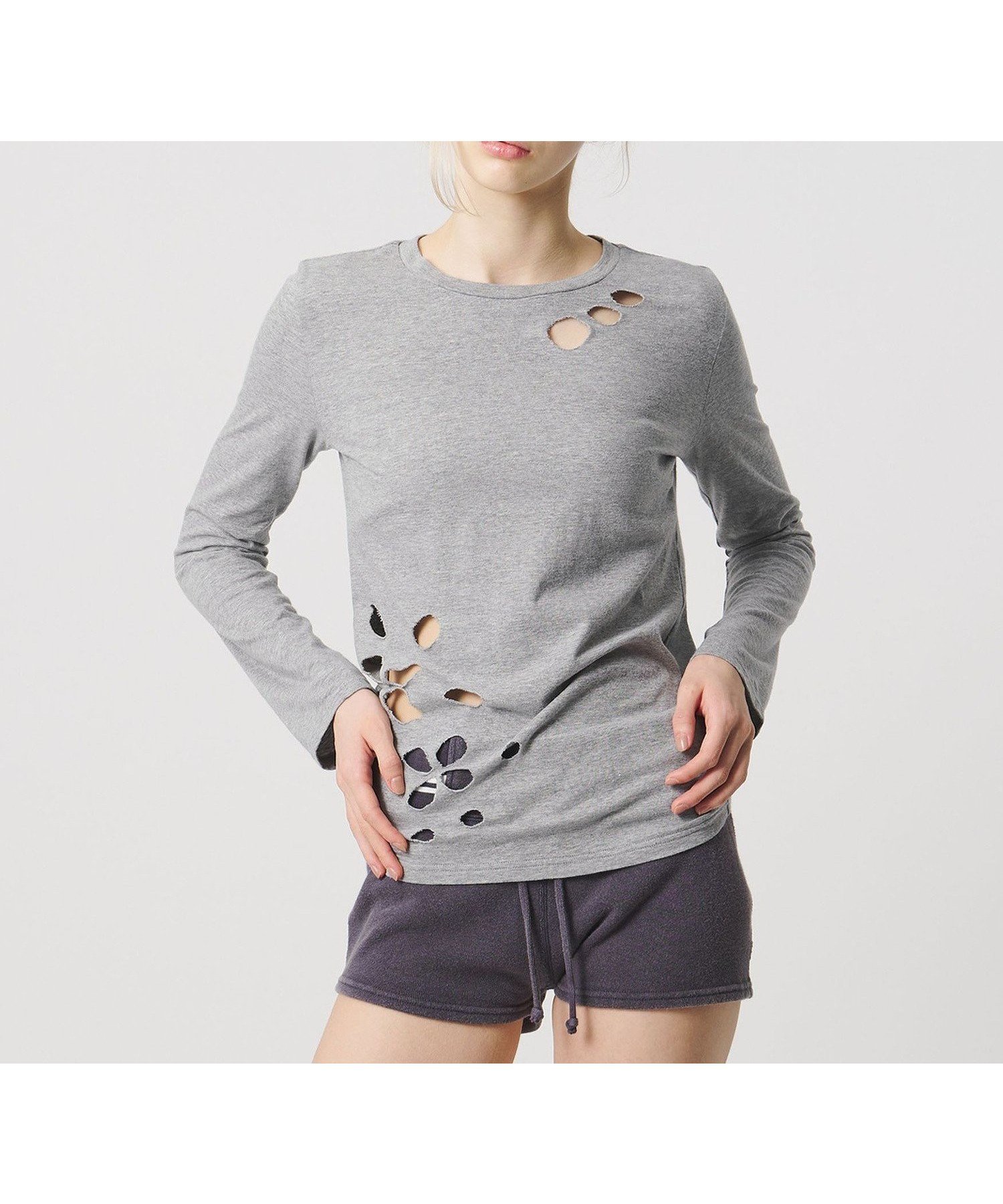 【ビューティ&ユース ユナイテッドアローズ/BEAUTY&YOUTH / UNITED ARROWS】のATTISESSION フラワーモチーフ ホール ロングスリーブ Tシャツ インテリア・キッズ・メンズ・レディースファッション・服の通販 founy(ファウニー) 　ファッション　Fashion　レディースファッション　Fashion for Women　トップス・カットソー　Cut & Sew Tops　シャツ・ブラウス・オフィスカジュアル　Elegant Blouses & Button-Ups　ロングTシャツ・Tシャツ　Longline T-Shirts & Tees　花柄・フラワープリント・モチーフ　Floral Prints & Motifs / Flower Pattern Tops　インナー　Innerwear　春　Spring　カットソー　Cut and Sewn Top　シンプル　Simple, Minimal　スリーブ　Sleeve, Long Sleeve / Short Sleeve　デニム　Denim, Jeans Material　トレンド　Trend, Trending Now　フェミニン　Feminine, Girly　フラワー　Flower, Floral　ベーシック　Basic, Essential　モチーフ　Motif, Design Theme　ロング　Long, Long-Length　ワーク　Workwear, Utility Style　S/S・春夏　SS, Spring/Summer, Warm Season　おすすめ　Recommended / Our Picks　夏　Summer　MD.GRAY|ID: prp329100004978972 ipo3291000000037311434