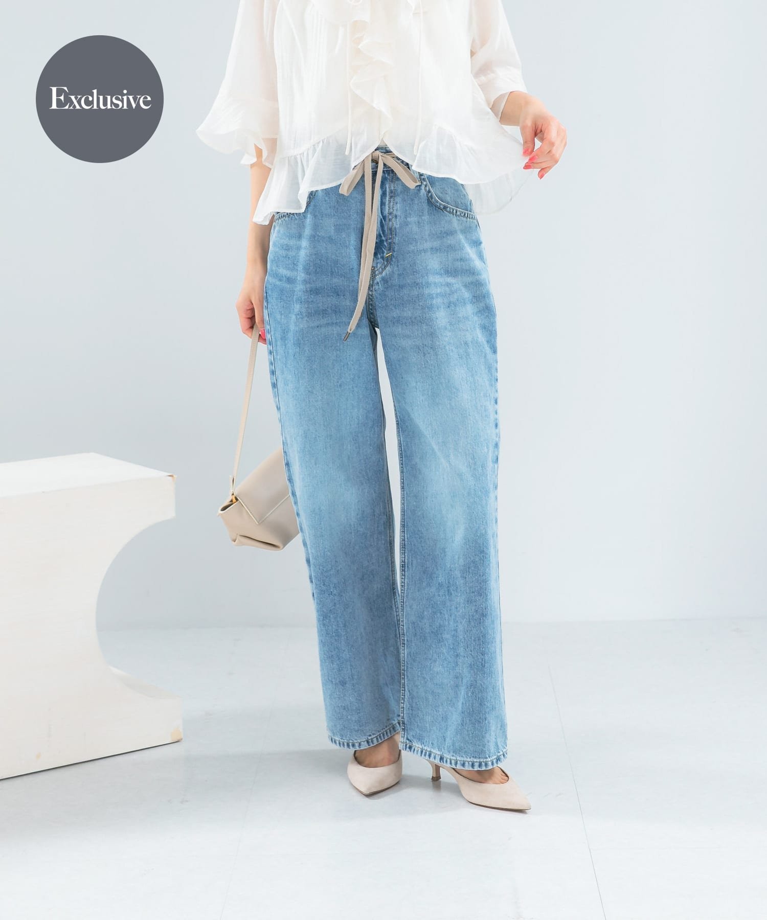 【アーバンリサーチ ロッソ/URBAN RESEARCH ROSSO】の『別注』Lee×ROSSO STRING DENIM PANTS インテリア・キッズ・メンズ・レディースファッション・服の通販 founy(ファウニー) 　ファッション　Fashion　レディースファッション　Fashion for Women　パンツ　Pants & Trousers　デニムパンツ・ジーンズ・美脚デニム　Denim Jeans & Pants　デニム　Denim, Jeans Material　バランス　Balance, Style Balance　別注　Limited Edition, Custom Order　リラックス　Relax, Relaxed Fit　ワイド　Wide, Wide Fit　S/S・春夏　SS, Spring/Summer, Warm Season　夏　Summer　2026年　2026　2026春夏・S/S　Spring/Summer 2026 SS26　ライトインディゴブル|ID: prp329100004979006 ipo3291000000037311641