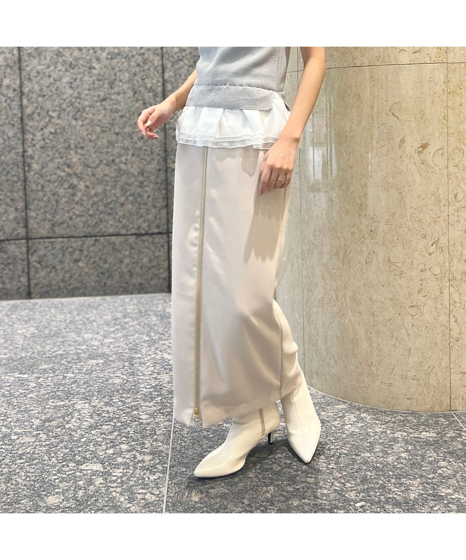 【ルージュヴィフラクレ/Rouge vif la cle】の【一部店舗限定】フロントZIPストレッチハイウエストスカート インテリア・キッズ・メンズ・レディースファッション・服の通販 founy(ファウニー) 　ファッション　Fashion　レディースファッション　Fashion for Women　スカート　Skirts　シンプル　Simple, Minimal　スタイリッシュ　Stylish, Fashionable　ストレッチ　Stretch, Stretchy Fabric　スリット　Slit, Slit Detail　フロント　Front, Front Design　ベージュ|ID: prp329100004979233 ipo3291000000037312435
