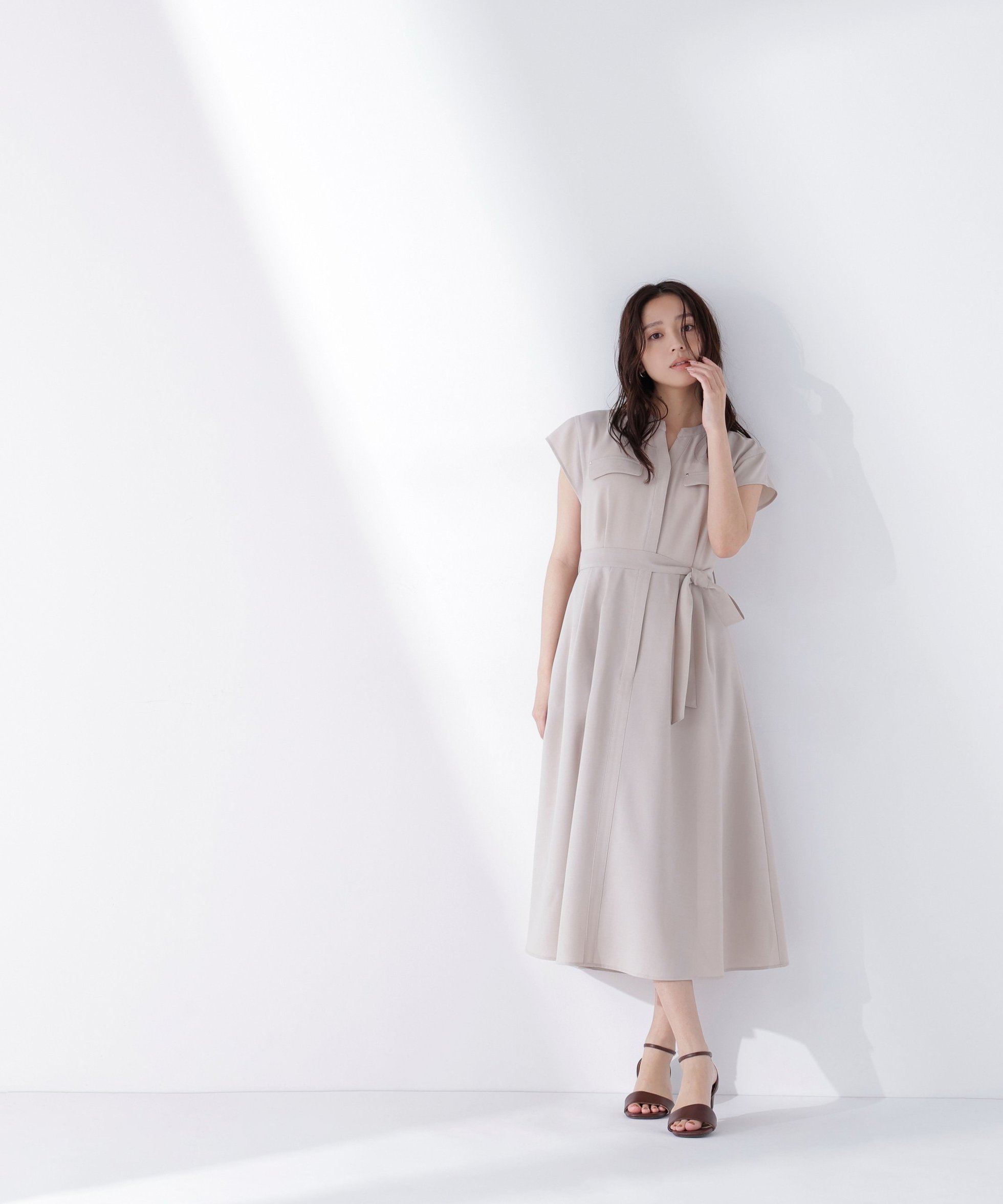 【ナチュラル ビューティー ベーシック/NATURAL BEAUTY BASIC】のスキッパーポケットシャツワンピース インテリア・キッズ・メンズ・レディースファッション・服の通販 founy(ファウニー) 　ファッション　Fashion　レディースファッション　Fashion for Women　ワンピース　Dresses　シャツワンピース / 1枚で着映えコーデ　Shirt Dresses　フラップ　Flap, Flap Pocket　リボン　Ribbon, Bow　ビジネス 仕事 通勤　Business / Work / Commuting　ベージュ|ID: prp329100004979286 ipo3291000000037312655
