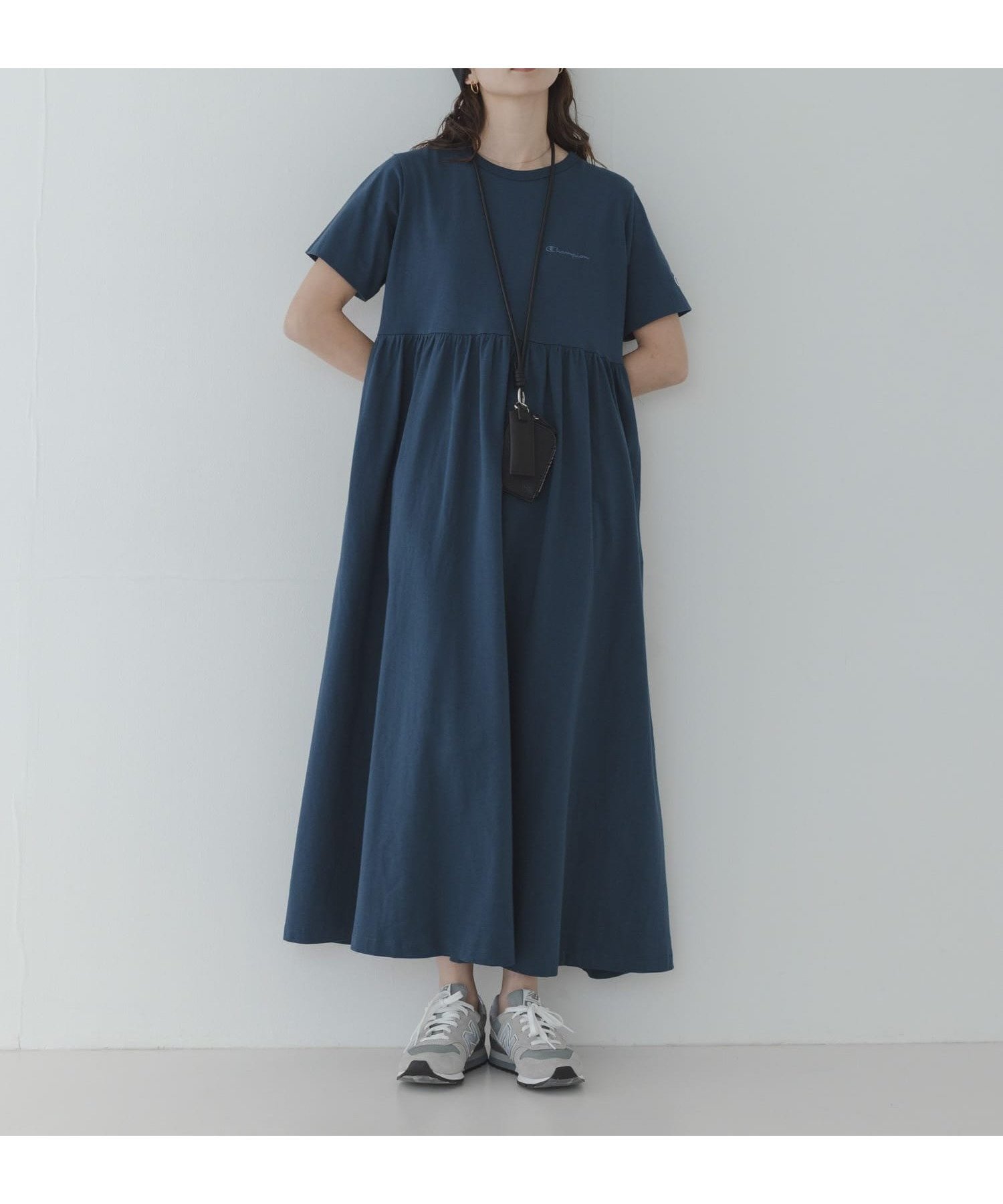 【サニーレーベル/Sonny Label / URBAN RESEARCH】の『別注』CHAMPION×Sonny Label ギャザーワンピース インテリア・キッズ・メンズ・レディースファッション・服の通販 founy(ファウニー) 　ファッション　Fashion　レディースファッション　Fashion for Women　ワンピース　Dresses　ギャザー　Gathered, Ruffled　シューズ　Shoes, Footwear　スポーツ　Sports, Activewear　ポケット　Pocket, Pocket Detail　別注　Limited Edition, Custom Order　S/S・春夏　SS, Spring/Summer, Warm Season　夏　Summer　2026年　2026　2026春夏・S/S　Spring/Summer 2026 SS26　ネイビー|ID: prp329100004979300 ipo3291000000037312736
