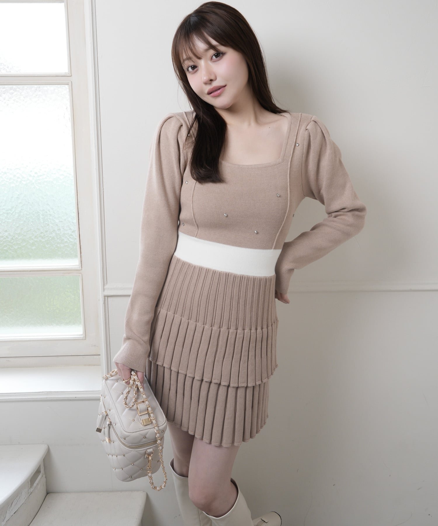 【リップサービス/LIP SERVICE】のLIP SERVICE/ジュエルティアードフレアワンピース インテリア・キッズ・メンズ・レディースファッション・服の通販 founy(ファウニー) 　ファッション　Fashion　レディースファッション　Fashion for Women　ワンピース　Dresses　おすすめ　Recommended / Our Picks　アクリル　Acrylic Material　ガーリー　Girly, Feminine Style　ジュエル　Jewel, Gemstone　スリット　Slit, Slit Detail　スリーブ　Sleeve, Long Sleeve / Short Sleeve　プリーツ　Pleats, Pleated　リボン　Ribbon, Bow　エレガント 上品　Elegant　ベージュ|ID: prp329100004979334 ipo3291000000037312871