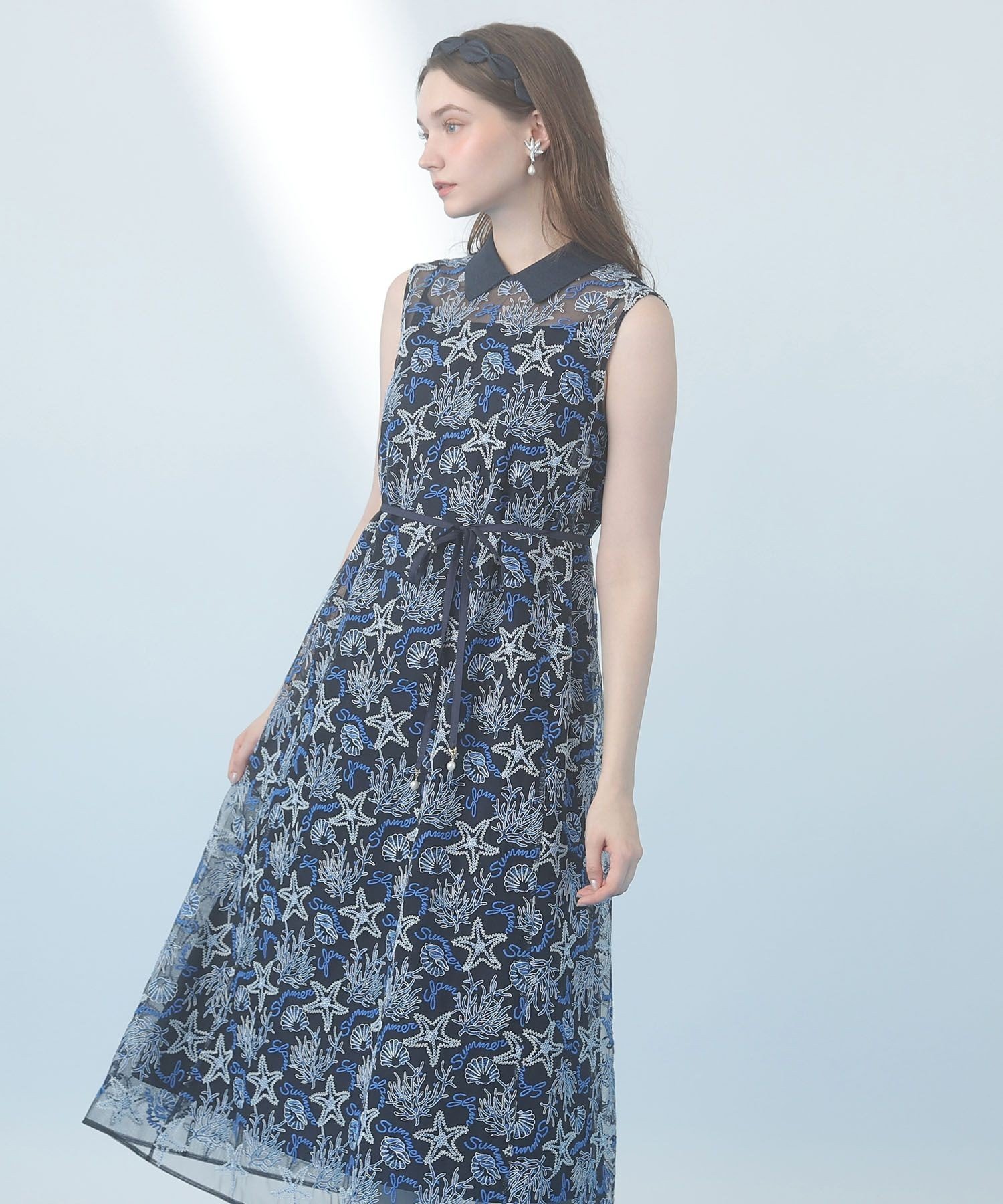 【アナイ/ANAYI】のSummer glam刺繍衿付きサック ワンピース 大人の最旬トレンドファッション＆コーディネート founy(ファウニー) 　ファッション　Fashion　レディースファッション　Fashion for Women　ワンピース　Dresses　オーガンジー　Organza Fabric　キャミソール　Camisole, Spaghetti Strap Top　コレクション　Collection, Seasonal Line　サマー　Summer, Summer Style　スマート　Smart, Elegant　チュール　Tulip, Tulip Motif　バロック　Baroque, Baroque Design　パール　Pearl, Pearl Accent　ペチコート　Petticoat, Underskirt　モチーフ　Motif, Design Theme　無地　Plain, Solid Color　リボン　Ribbon, Bow　レース　Lace, Lace Fabric　S/S・春夏　SS, Spring/Summer, Warm Season　再入荷　Restock / Back in Stock　夏　Summer　 other-1|ID: prp329100004979353 ipo3291000000037312940
