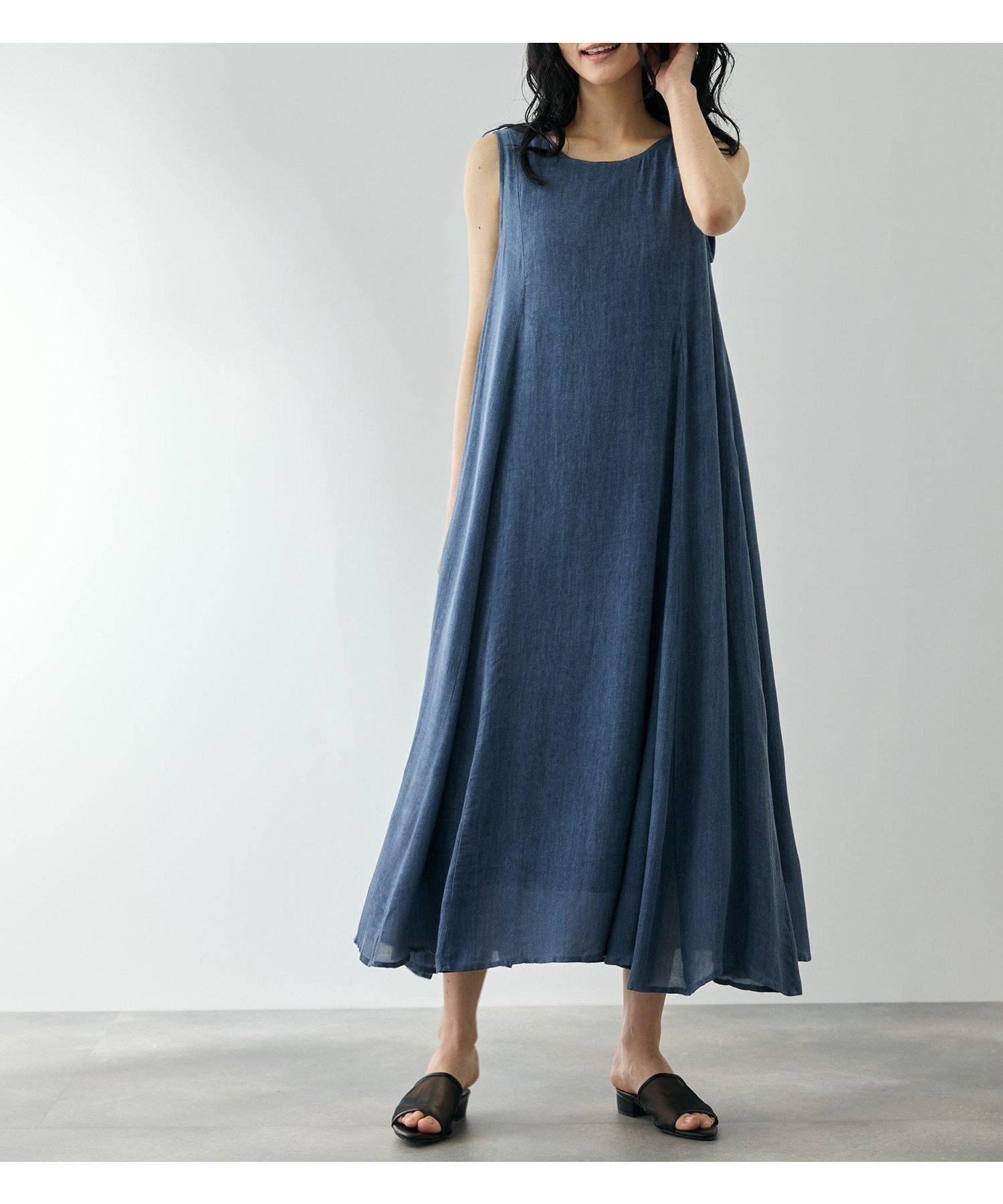 【クイーンズ コート/QUEENS COURT】のレーヨンデニムパネルワンピース インテリア・キッズ・メンズ・レディースファッション・服の通販 founy(ファウニー) 　ファッション　Fashion　レディースファッション　Fashion for Women　ワンピース　Dresses　春　Spring　カッティング　Cutting Detail　セットアップ　Set-Up, Coordinated Outfit　デニム　Denim, Jeans Material　ノースリーブ　Sleeveless, No-Sleeve　フェミニン　Feminine, Girly　フレア　Flare, Flared　ポケット　Pocket, Pocket Detail　無地　Plain, Solid Color　S/S・春夏　SS, Spring/Summer, Warm Season　夏　Summer　2026年　2026　2026春夏・S/S　Spring/Summer 2026 SS26　ネイビー|ID: prp329100004979359 ipo3291000000037312958