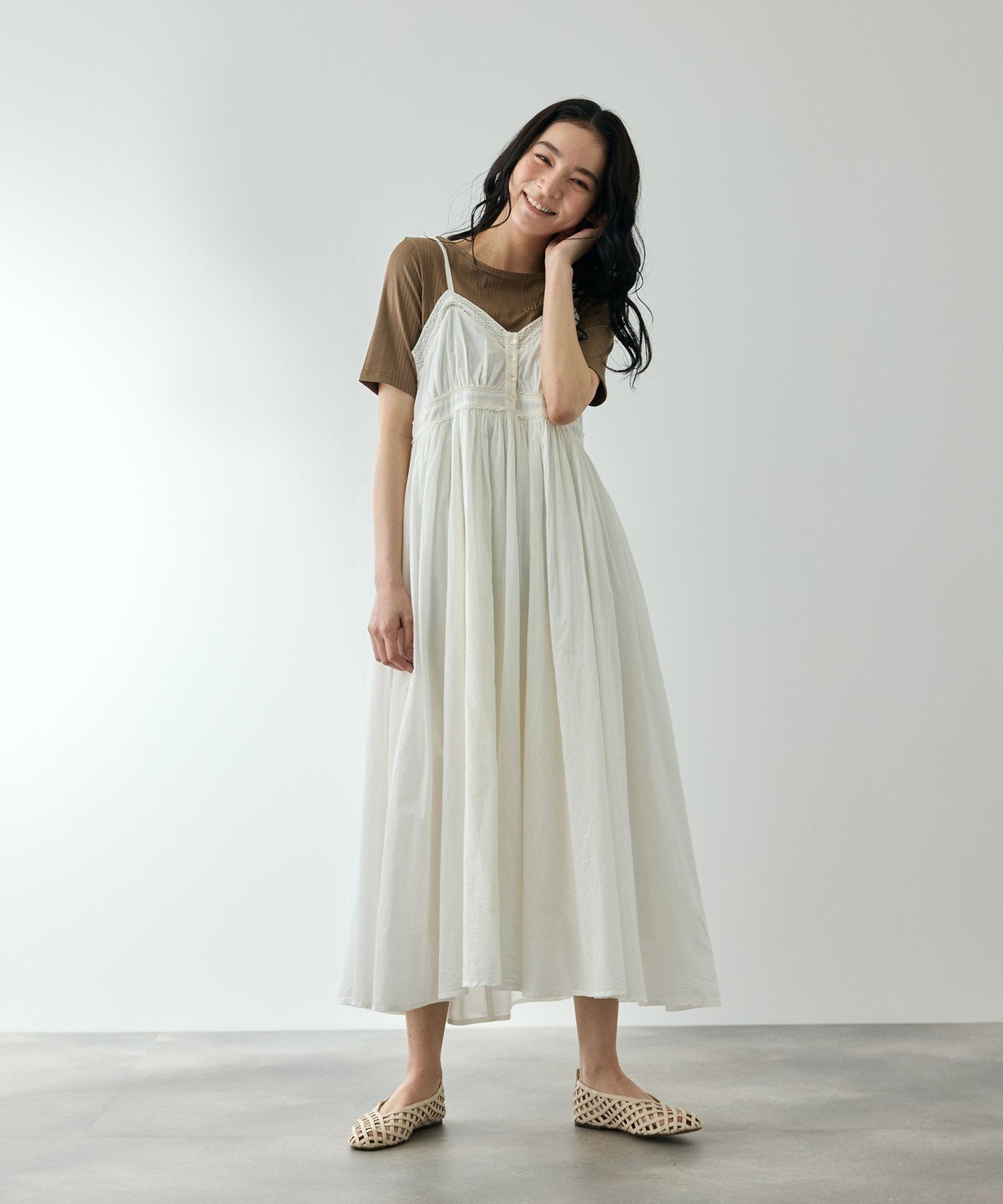 【クイーンズ コート/QUEENS COURT】のMUSEレースキャミワンピース インテリア・キッズ・メンズ・レディースファッション・服の通販 founy(ファウニー) 　ファッション　Fashion　レディースファッション　Fashion for Women　ワンピース　Dresses　キャミソールワンピース　Camisole Dresses　インナー　Innerwear　春　Spring　カーディガン　Cardigan, Knitwear　キャミソール　Camisole, Spaghetti Strap Top　ジャケット　Jacket, Outerwear　ノースリーブ　Sleeveless, No-Sleeve　フェミニン　Feminine, Girly　ベスト　Vest, Waistcoat　ペチコート　Petticoat, Underskirt　ポケット　Pocket, Pocket Detail　レース　Lace, Lace Fabric　S/S・春夏　SS, Spring/Summer, Warm Season　おすすめ　Recommended / Our Picks　夏　Summer　2026年　2026　2026春夏・S/S　Spring/Summer 2026 SS26　オフホワイト|ID: prp329100004979360 ipo3291000000037312962