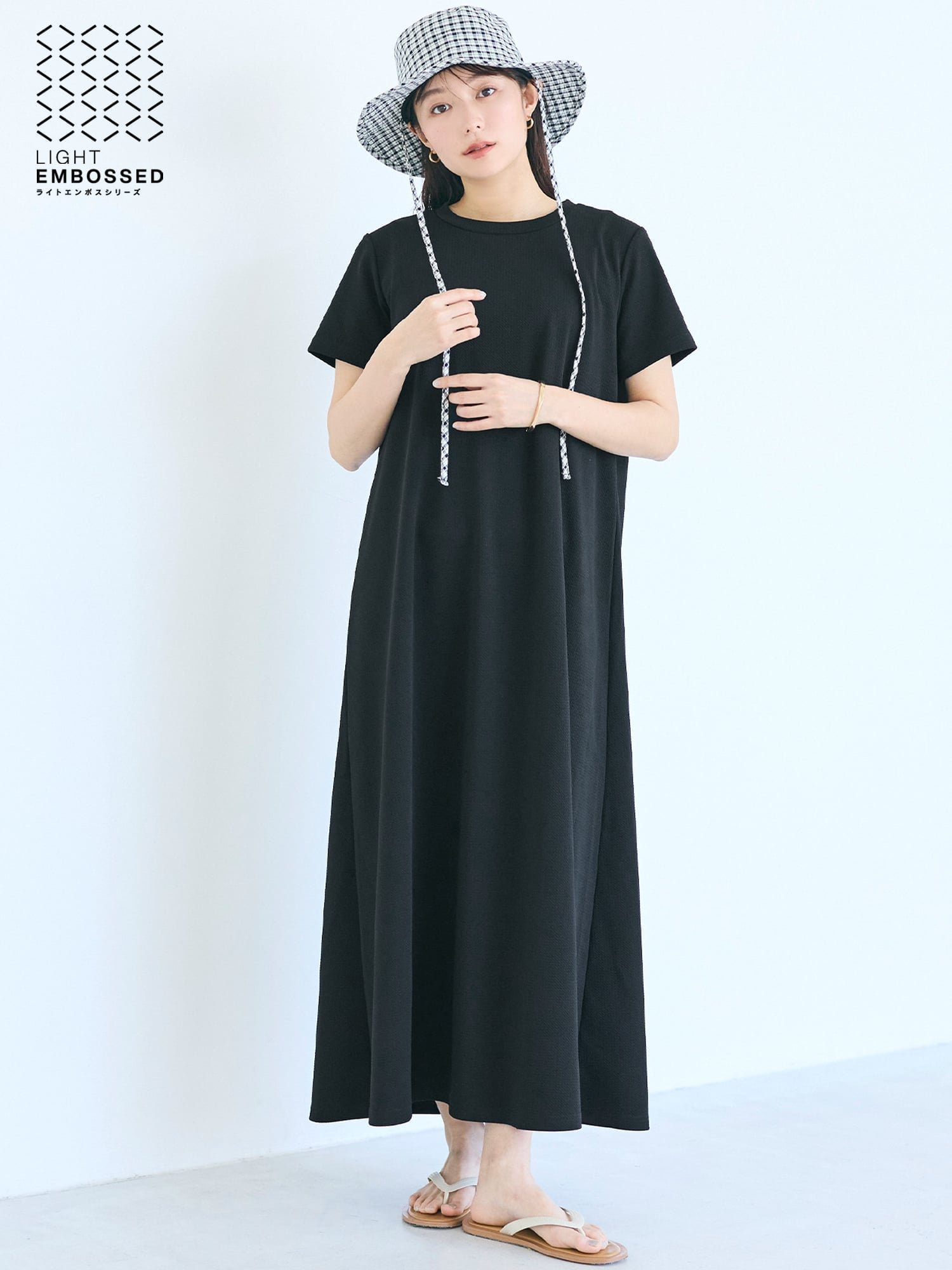 【コカ/COCA】の【田中里奈様着用】ライトエンボスマキシワンピース インテリア・キッズ・メンズ・レディースファッション・服の通販 founy(ファウニー) 　ファッション　Fashion　レディースファッション　Fashion for Women　ワンピース　Dresses　マキシ丈ワンピース・ロングドレス　Maxi Dresses / Long One-Pieces　春　Spring　洗える　Machine Washable　軽量　Lightweight, Ultra Light　サンダル　Sandals, Summer Shoes　シンプル　Simple, Minimal　スニーカー　Sneakers, Trainers　フレア　Flare, Flared　ポケット　Pocket, Pocket Detail　半袖　Short Sleeve, Half Sleeve　マキシ　Maxi, Full Length　無地　Plain, Solid Color　リゾート　Resort, Vacation Style　リラックス　Relax, Relaxed Fit　ロング　Long, Long-Length　楽ちん　Easy Fit, Comfortable　おすすめ　Recommended / Our Picks　夏　Summer　旅行　Travel　2026年　2026　2026春夏・S/S　Spring/Summer 2026 SS26　Black|ID: prp329100004979376 ipo3291000000037313012