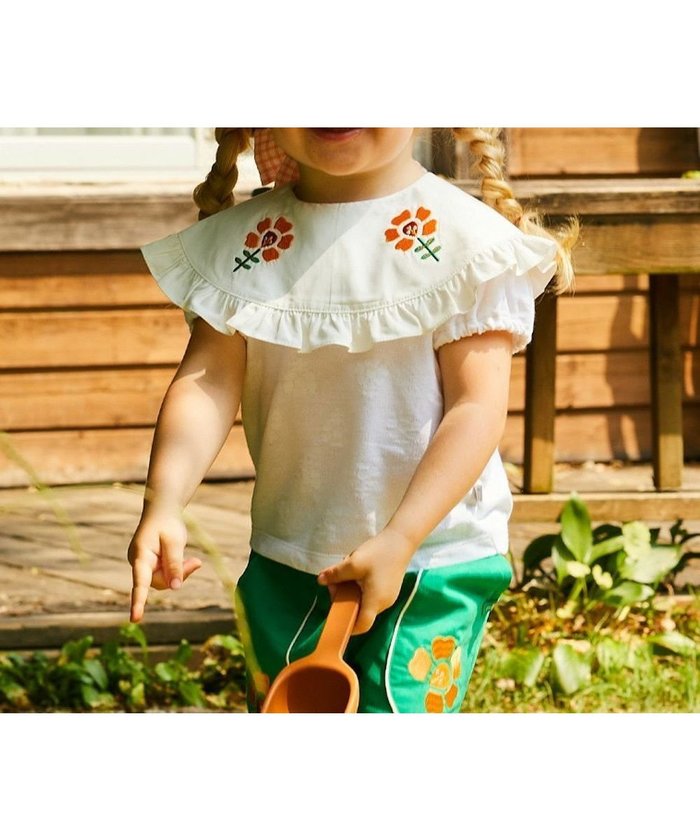 【モイモルン/moimoln / KIDS】のフラワー刺繍カラートップス インテリア・キッズ・メンズ・レディースファッション・服の通販 founy(ファウニー) https://founy.com/ ファッション Fashion キッズファッション Fashion for Kids トップス・カットソー Cut & Sew Tops シンプル Simple, Minimal フラワー Flower, Floral フリル Frill, Ruffle 人気 Popular, Best Seller |ID: prp329100004979532 ipo3291000000037313550