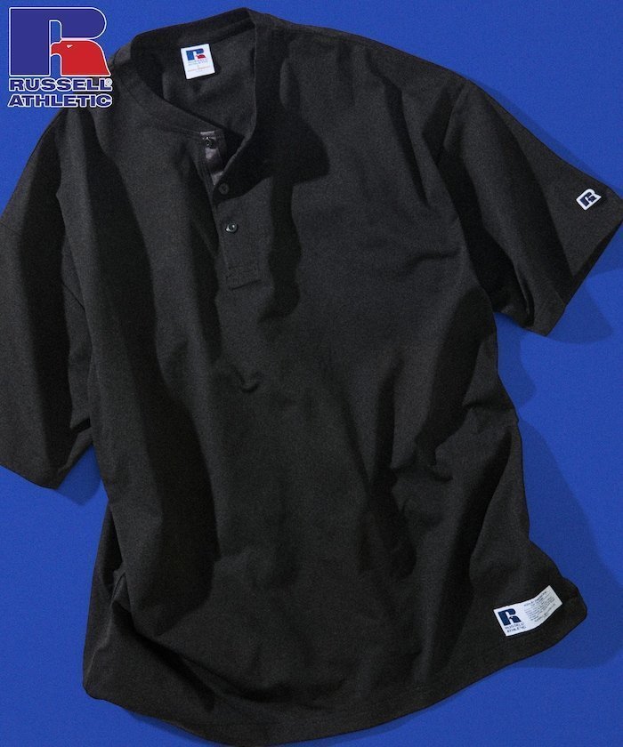 【フリークスストア/FREAK'S STORE】のRUSSEL ATHLETIC×FREAK S STORE 別注 ビッグシルエット ワンポイントロゴ 配色ヘンリーネック Tシャツ 【限定展開】 インテリア・キッズ・メンズ・レディースファッション・服の通販 founy(ファウニー) 　ファッション　Fashion　レディースファッション　Fashion for Women　トップス・カットソー　Cut & Sew Tops　シャツ・ブラウス・オフィスカジュアル　Elegant Blouses & Button-Ups　ロングTシャツ・Tシャツ　Longline T-Shirts & Tees　ヴィンテージ　Vintage Style　カーゴパンツ　Cargo Pants, Utility Pants　ショーツ　Shorts, Short Pants　シンプル　Simple, Minimal　デニム　Denim, Jeans Material　トレンド　Trend, Trending Now　人気　Popular, Best Seller　パッチ　Patch, Appliqué　ビッグ　Big, Oversized　フロント　Front, Front Design　ボトム　Bottoms, Lower Wear　別注　Limited Edition, Custom Order　リラックス　Relax, Relaxed Fit　ワイド　Wide, Wide Fit　ワンポイント　One Point, Statement Accent　S/S・春夏　SS, Spring/Summer, Warm Season　おすすめ　Recommended / Our Picks　夏　Summer　2026年　2026　2026春夏・S/S　Spring/Summer 2026 SS26　ブラック|ID: prp329100004979695 ipo3291000000037314495
