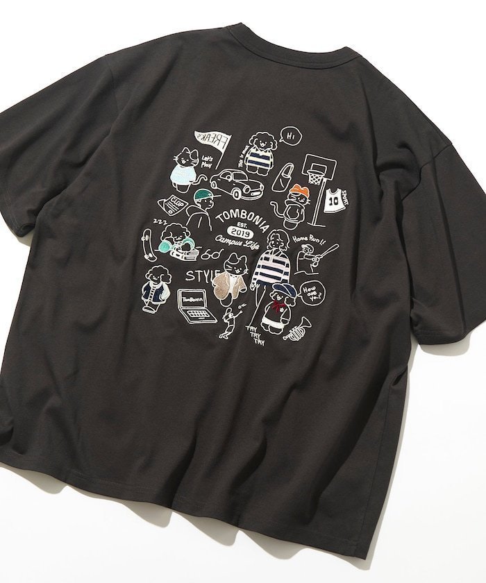【フリークスストア/FREAK'S STORE】のtombonia/トムボニア バックプリント クルーネックTシャツ/キャンパスライフ インテリア・キッズ・メンズ・レディースファッション・服の通販 founy(ファウニー) 　ファッション　Fashion　レディースファッション　Fashion for Women　トップス・カットソー　Cut & Sew Tops　シャツ・ブラウス・オフィスカジュアル　Elegant Blouses & Button-Ups　ロングTシャツ・Tシャツ　Longline T-Shirts & Tees　バッグ　Bags　2026年　2026　2026春夏・S/S　Spring/Summer 2026 SS26　おすすめ　Recommended / Our Picks　プリント　Print, Printed Pattern　ベーシック　Basic, Essential　人気　Popular, Best Seller　夏　Summer　S/S・春夏　SS, Spring/Summer, Warm Season　猫　Cat, Kitty　チャコール|ID: prp329100004979702 ipo3291000000037314557
