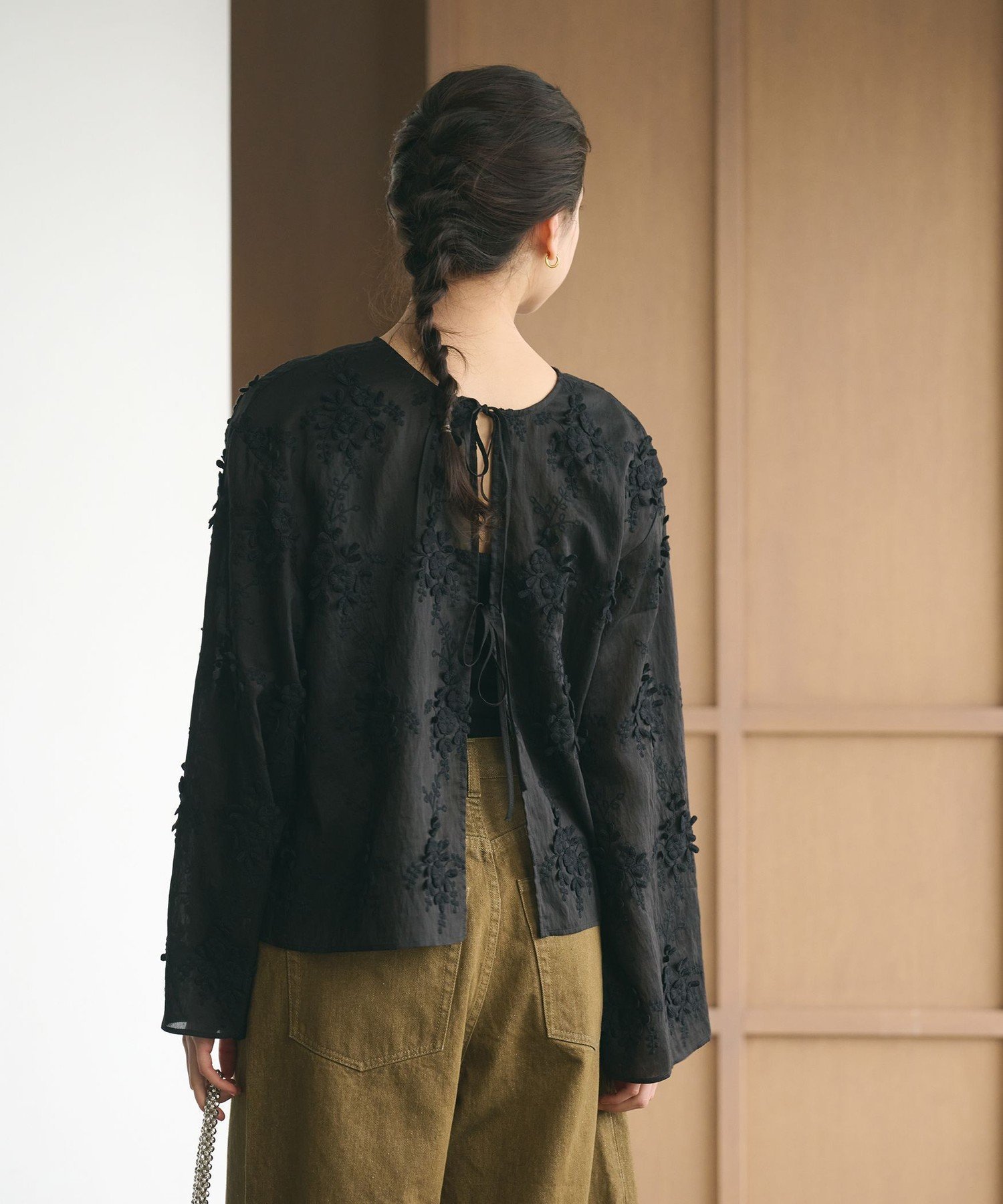 【ビューティ&ユース ユナイテッドアローズ/BEAUTY&YOUTH / UNITED ARROWS】のセルロースナイロン エンブロイダリーシャツ 2WAY インテリア・キッズ・メンズ・レディースファッション・服の通販 founy(ファウニー) 　ファッション　Fashion　レディースファッション　Fashion for Women　トップス・カットソー　Cut & Sew Tops　シャツ・ブラウス・オフィスカジュアル　Elegant Blouses & Button-Ups　インナー　Innerwear　キャミソール　Camisole, Spaghetti Strap Top　シアー　Sheer, See-Through　デニム　Denim, Jeans Material　フェミニン　Feminine, Girly　ボトム　Bottoms, Lower Wear　羽織　Haori, Light Jacket　リボン　Ribbon, Bow　ワイド　Wide, Wide Fit　おすすめ　Recommended / Our Picks　BLACK|ID: prp329100004979741 ipo3291000000037314922