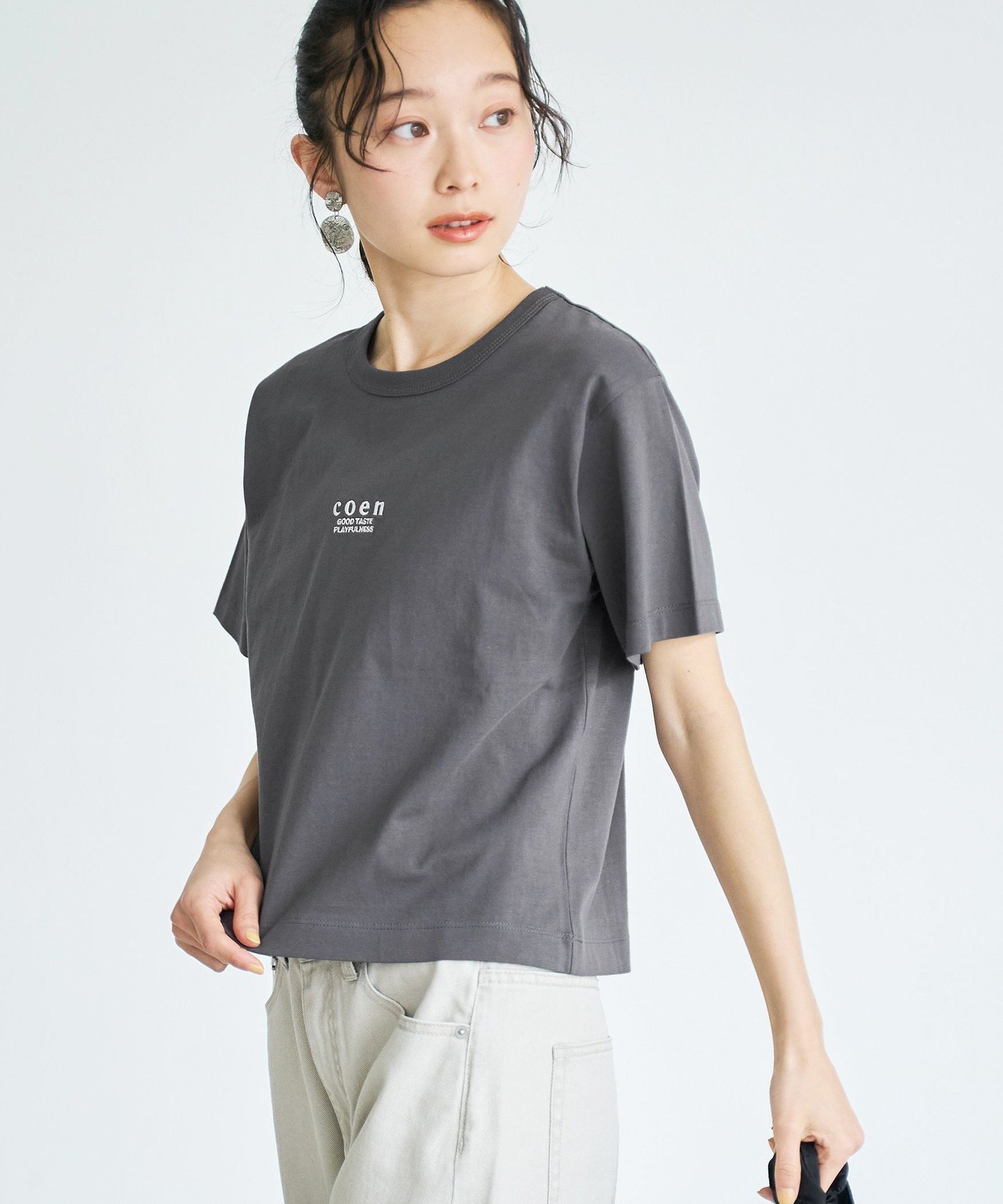 【コーエン/COEN】の【新色登場】coen(コーエン)ロゴ刺繍コンパクトTシャツ インテリア・キッズ・メンズ・レディースファッション・服の通販 founy(ファウニー) 　ファッション　Fashion　レディースファッション　Fashion for Women　トップス・カットソー　Cut & Sew Tops　シャツ・ブラウス・オフィスカジュアル　Elegant Blouses & Button-Ups　ロングTシャツ・Tシャツ　Longline T-Shirts & Tees　インナー　Innerwear　キャップ　Cap, Baseball Cap　キャミワンピース　Cami Dress, Slip Dress　コンパクト　Compact, Small Size　シンプル　Simple, Minimal　ジャケット　Jacket, Outerwear　スウェット / スエット　Sweatshirt, Sweatwear　セットアップ　Set-Up, Coordinated Outfit　バランス　Balance, Style Balance　ビスチェ　Bustier, Corset Top　フレア　Flare, Flared　ベスト　Vest, Waistcoat　ボーダー　Border, Stripe　ワイド　Wide, Wide Fit　エレガント 上品　Elegant　2026年　2026　2026春夏・S/S　Spring/Summer 2026 SS26　DK.GRAY|ID: prp329100004979747 ipo3291000000037314954
